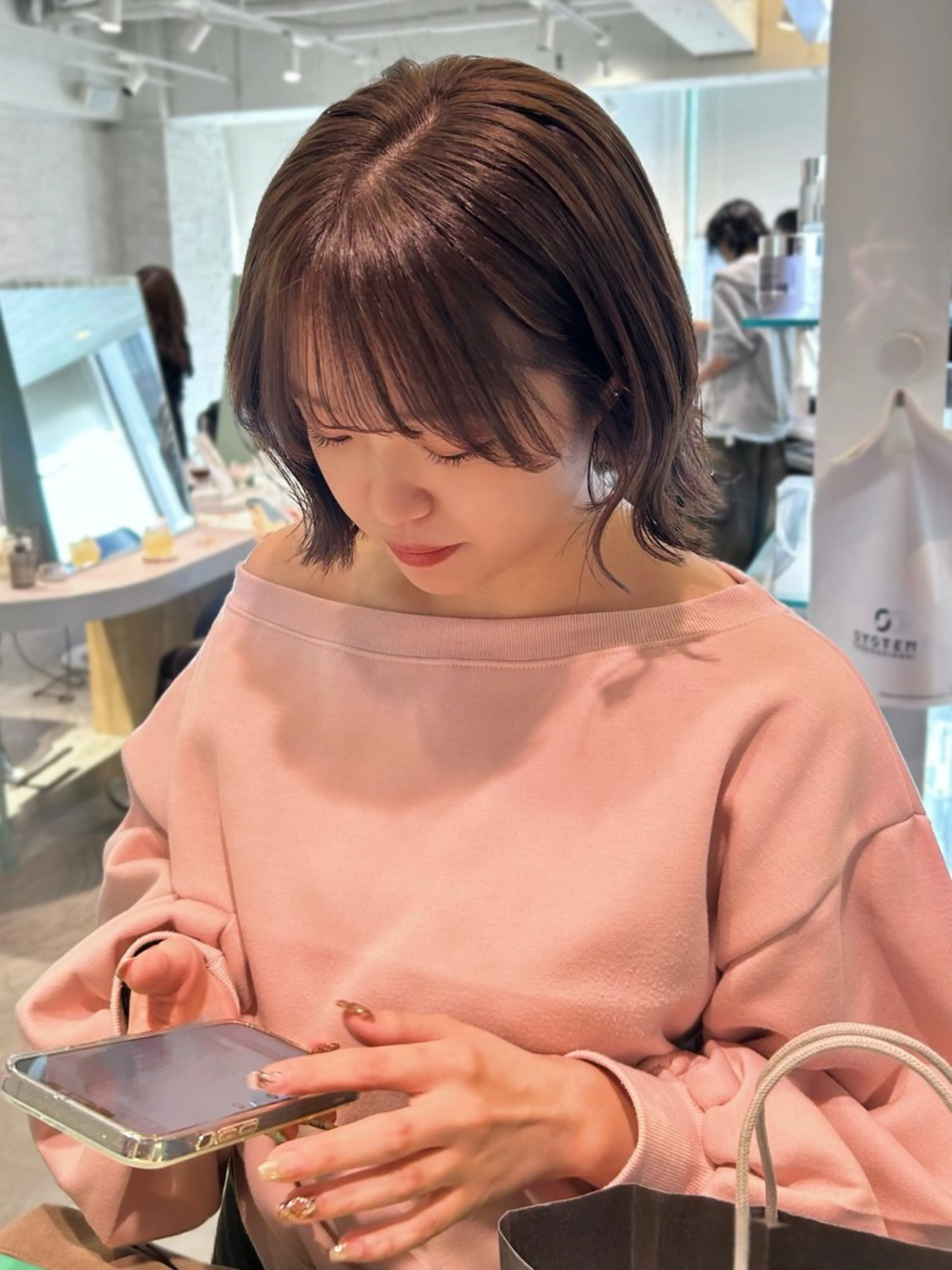 ミディアム ボブ カット ヘアカラー トリートメント 宮川 あかりのヘアスタイル