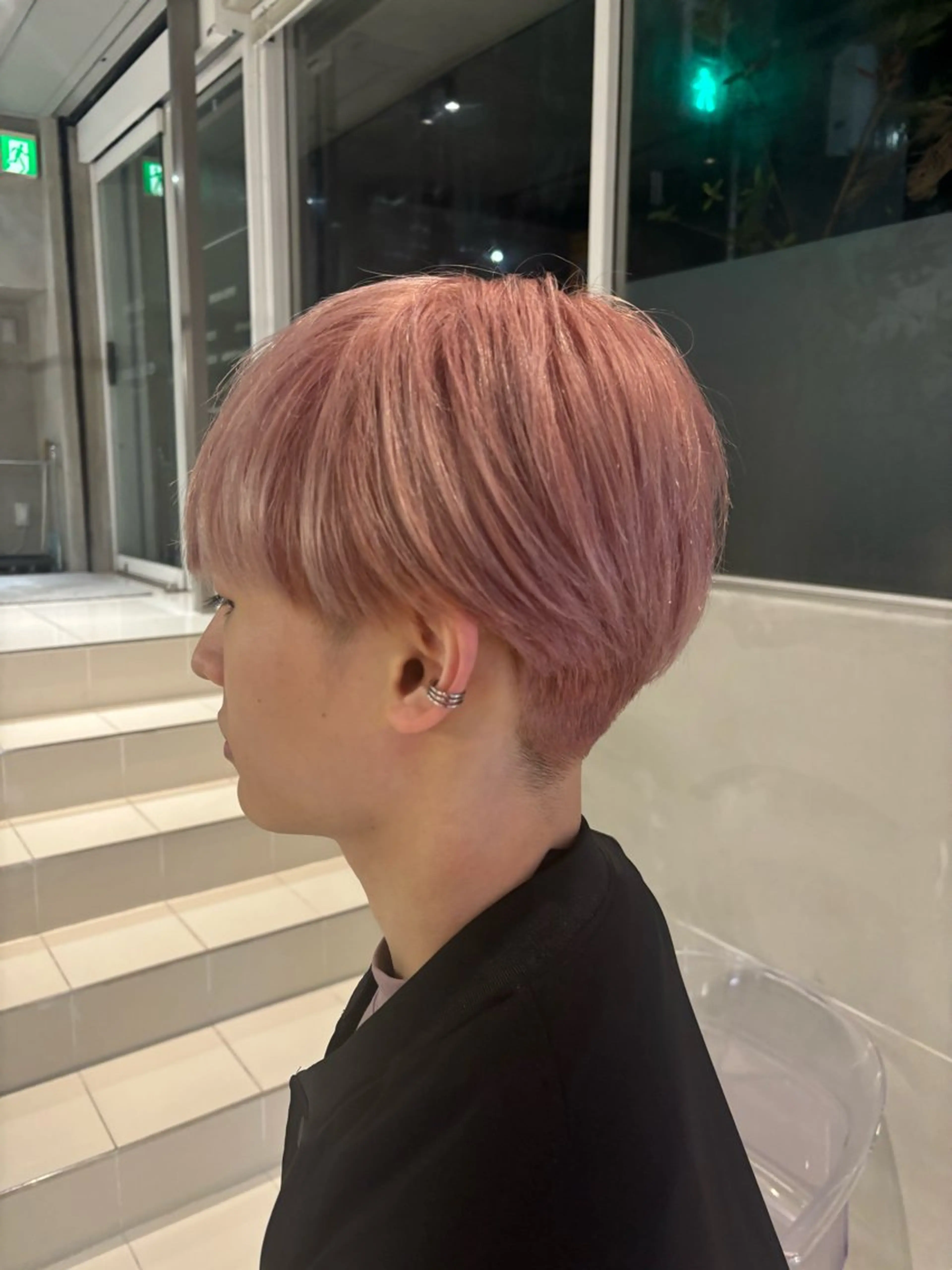 カラー メンズ 🧸ミルクティー／ 顔周りレイヤー/ミクのヘアスタイル