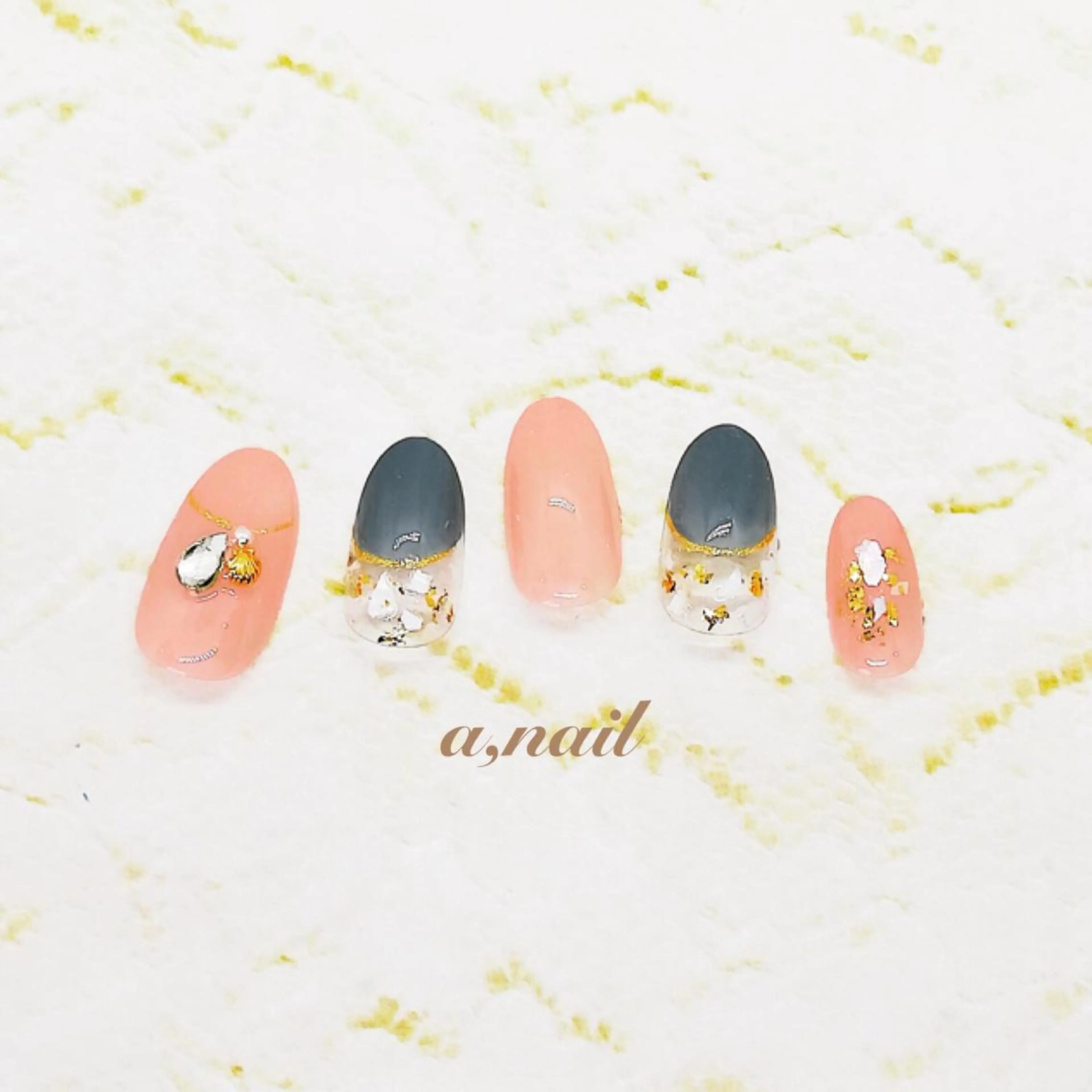 ネイル フットネイル フレンチネイル ラメ(グリッター) ニュアンスネイル オフィスネイル ハンドネイル ネイルサロン エーネイルのネイルデザイン