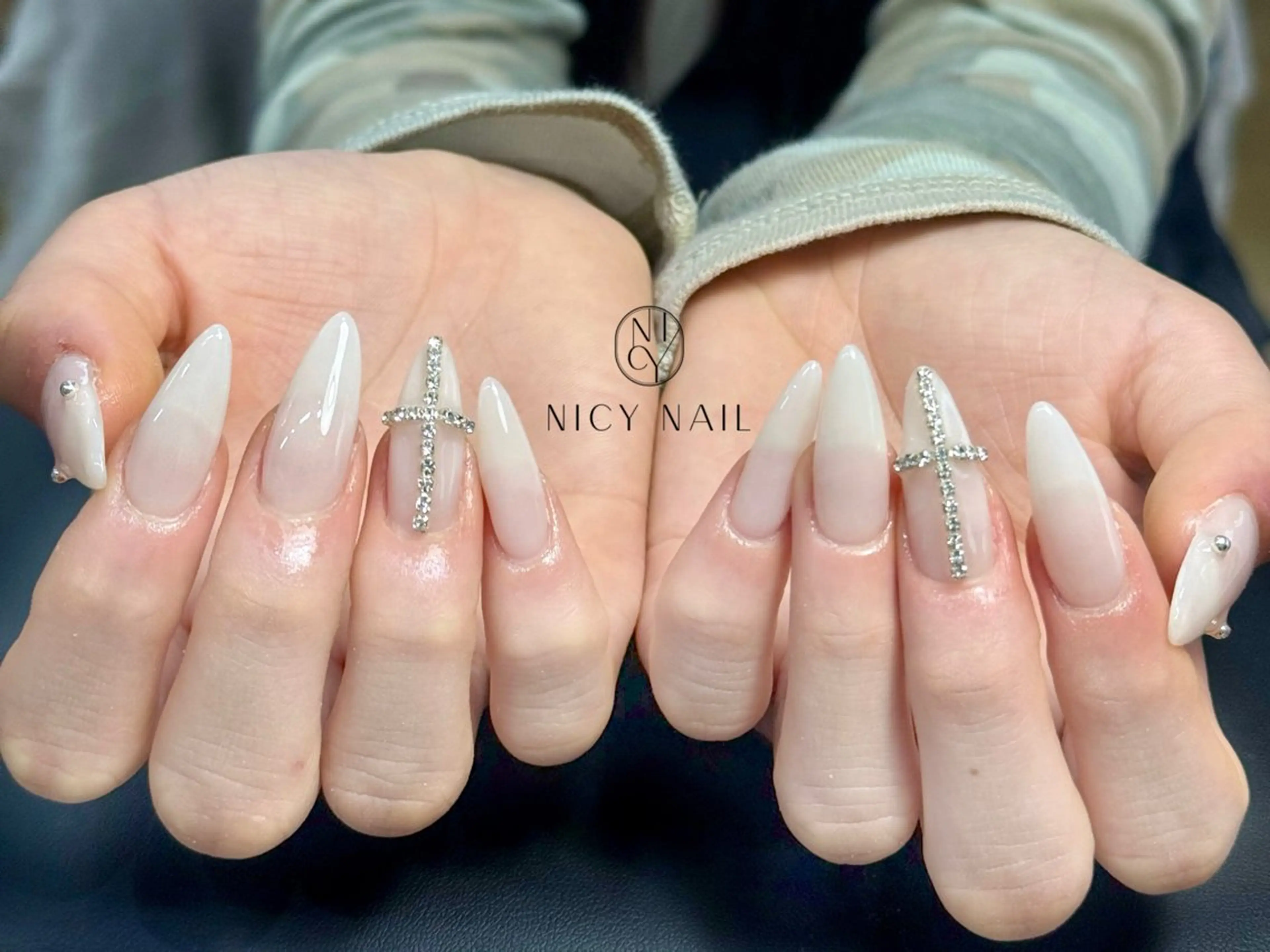 ネイル ハンドネイル Anna_ Nicy Nailのネイルデザイン