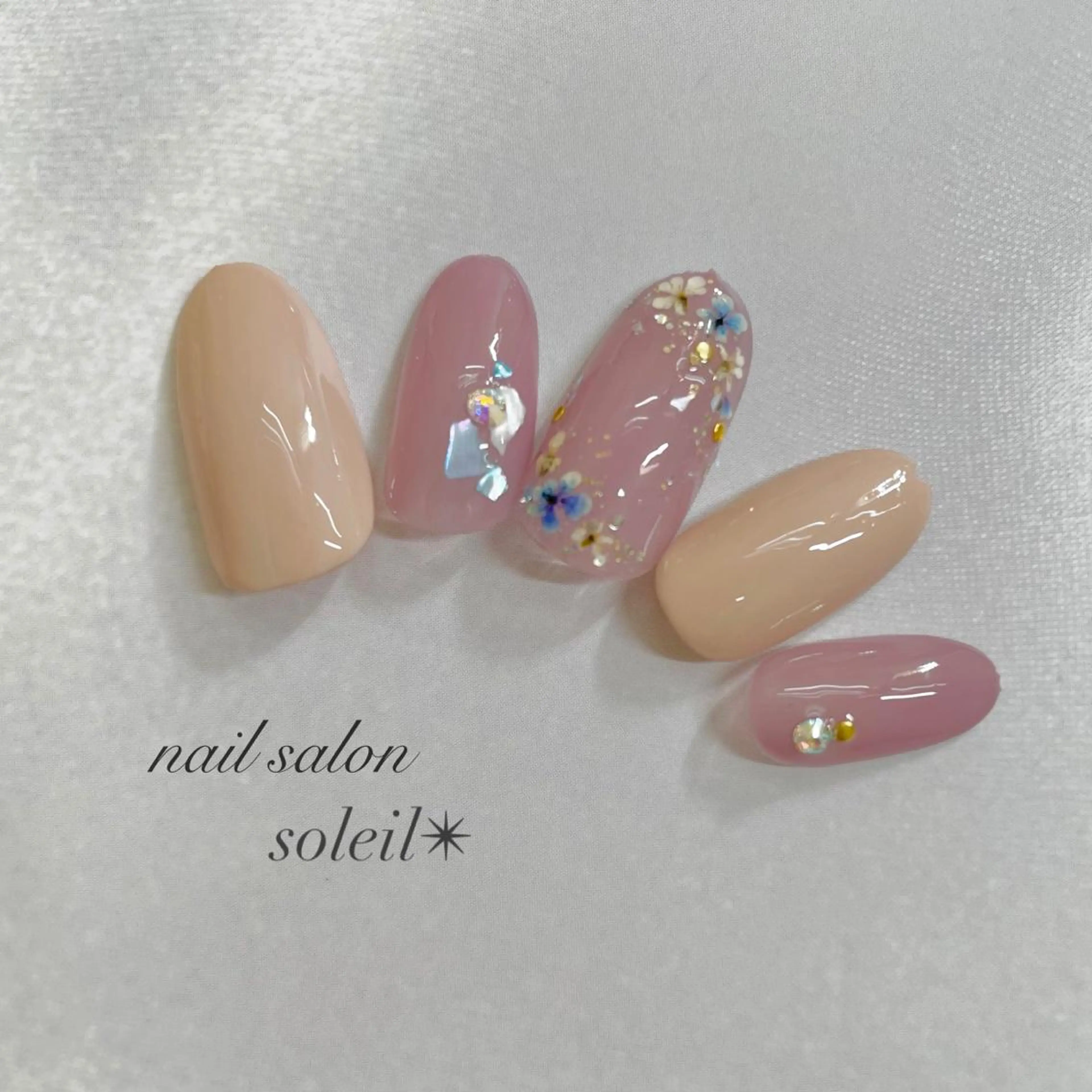 【自店オフ込み】サンプルネイルAコースの写真