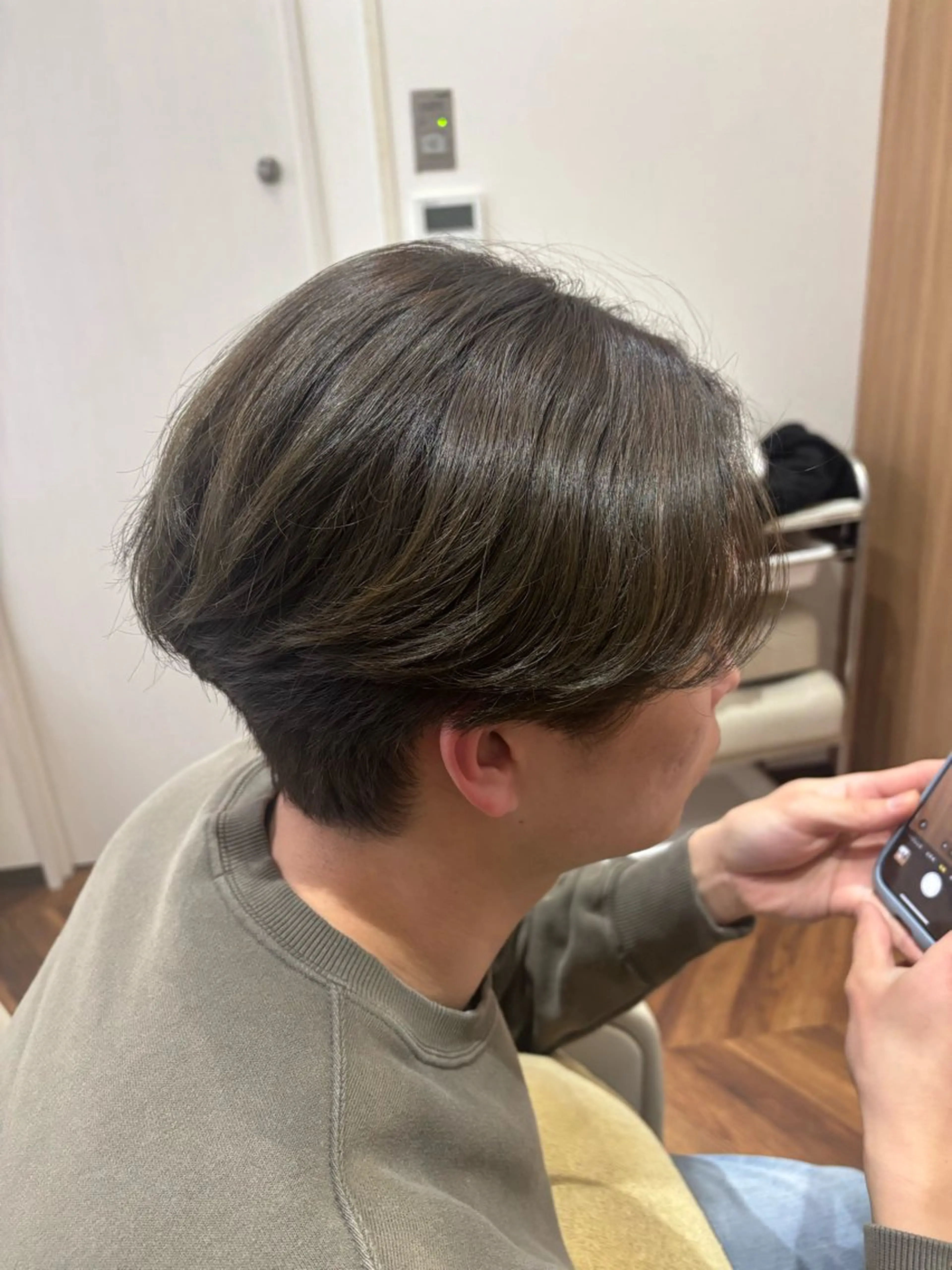 メンズ hina🎀🪽 /艶カラー/大曽根駅のヘアスタイル