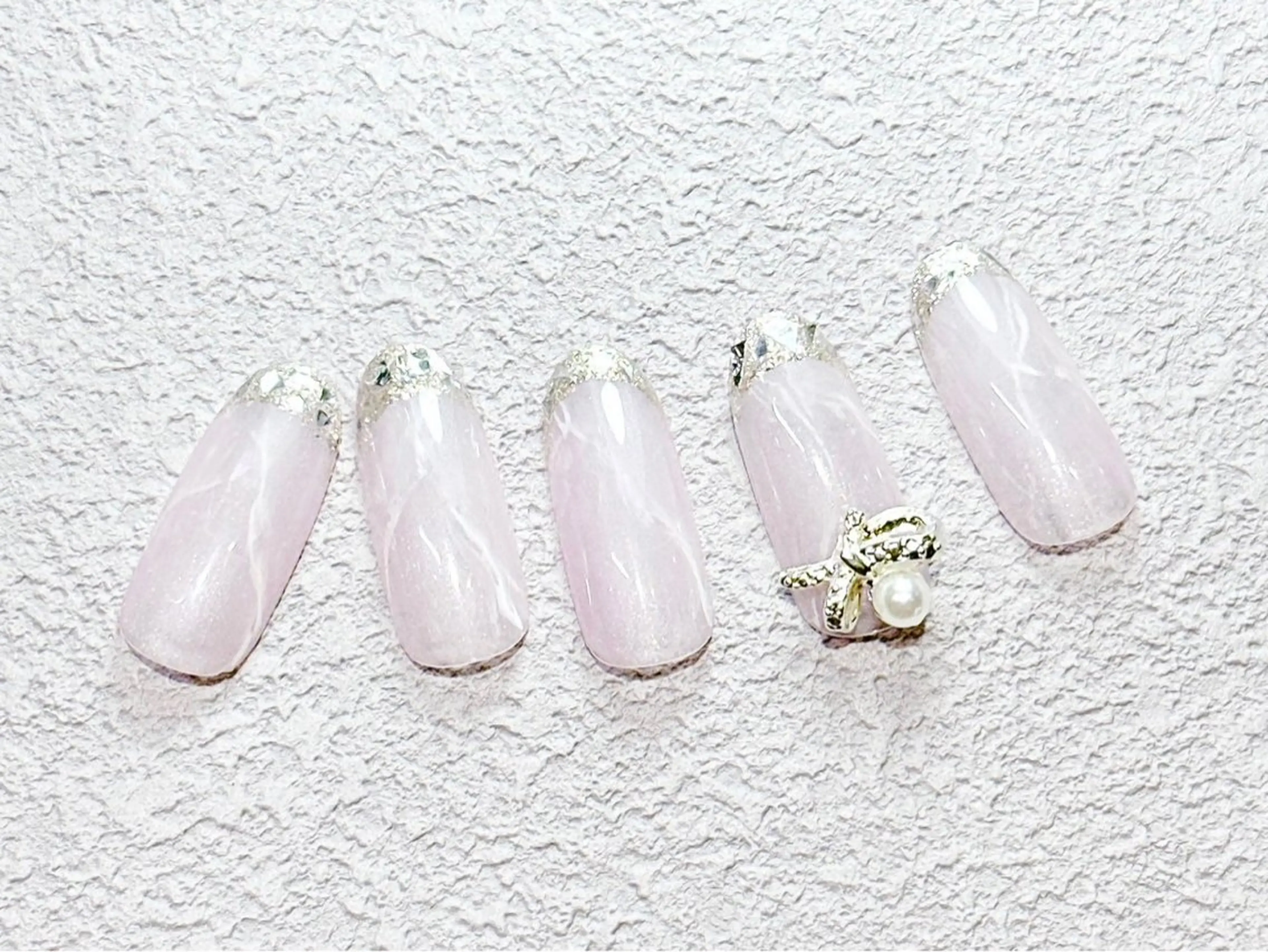 ネイル フットネイル ジェルネイル マグネットネイル 持ち込み ニュアンスネイル ネイルサロン パールのネイルデザイン