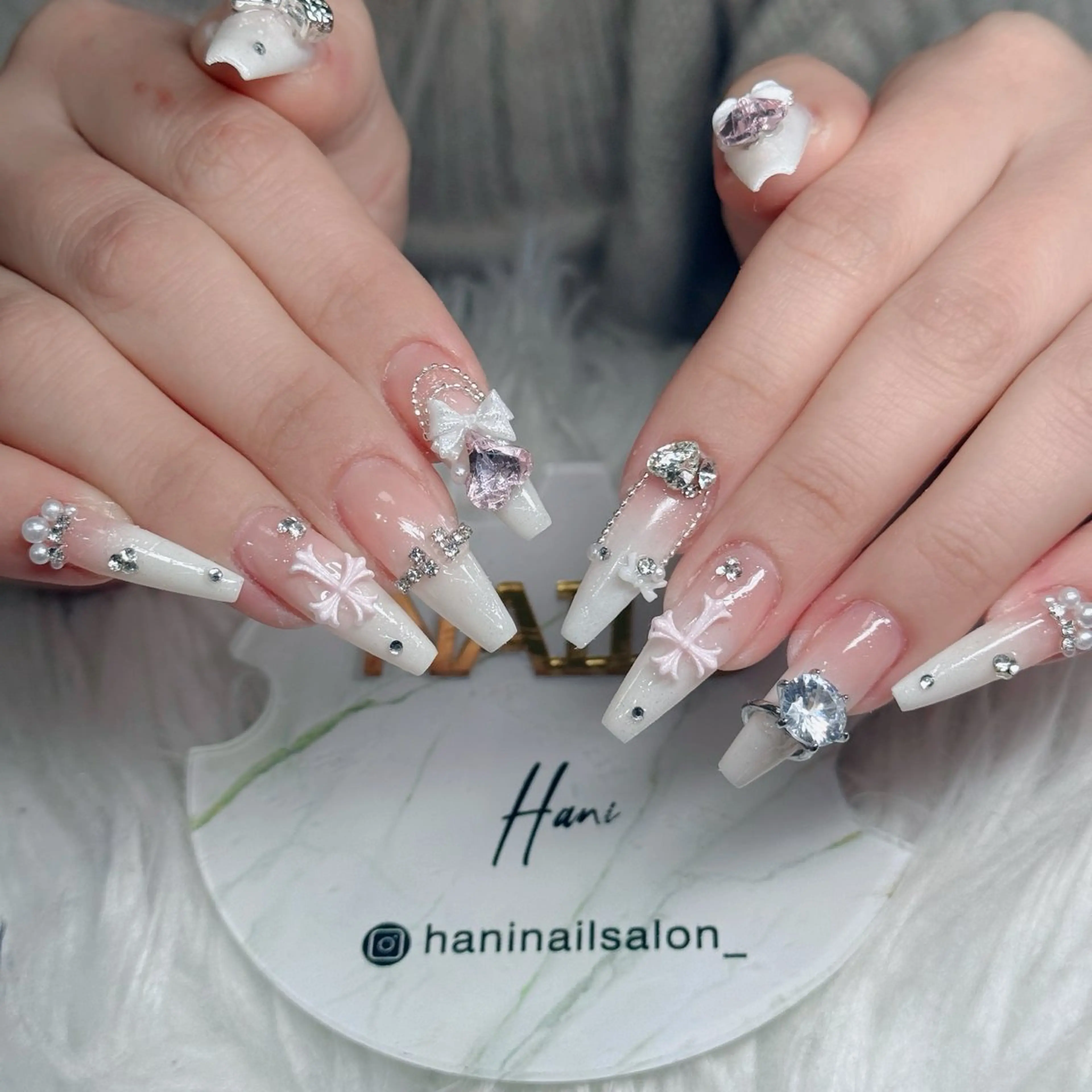 ネイル べっ甲ネイル チークネイル フラッシュネイル フラワーネイル フットネイル ハンドネイル Hani Nail Salonのネイルデザイン