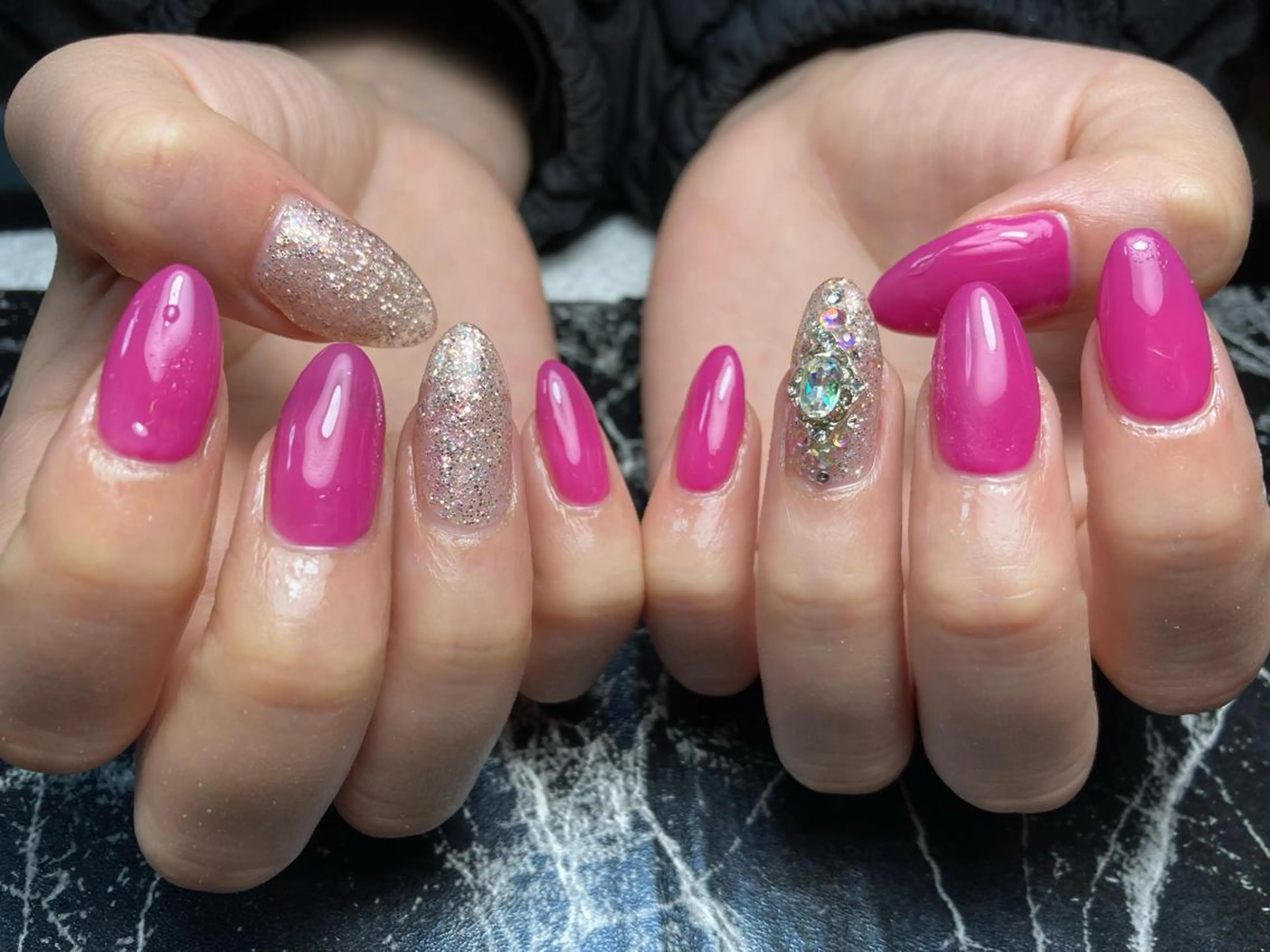 ミディアム ネイル ハンドネイル ✴︎ Delightのネイルデザイン