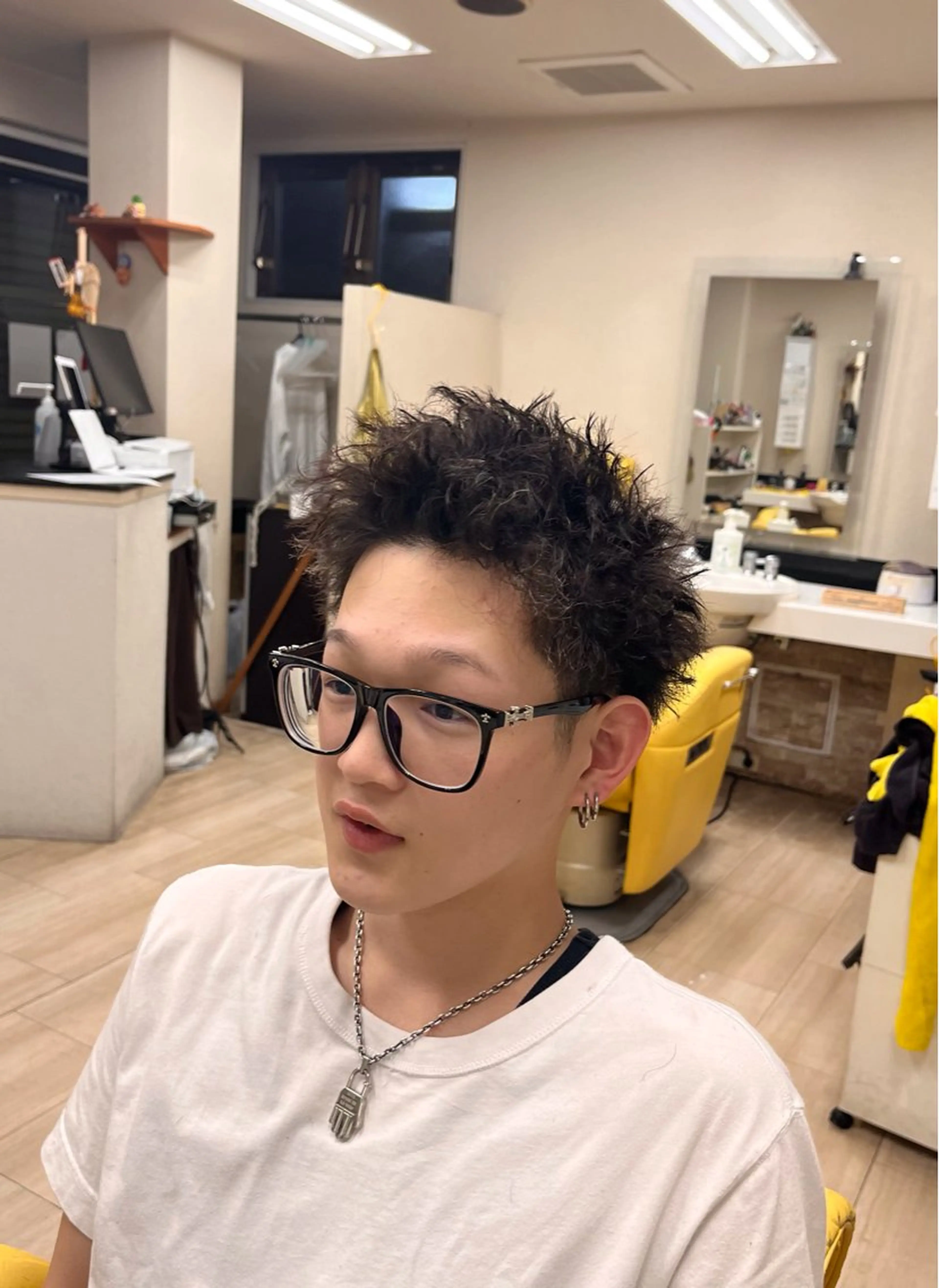 ショート ツイストパーマ ヘア ブンブンのヘアスタイル