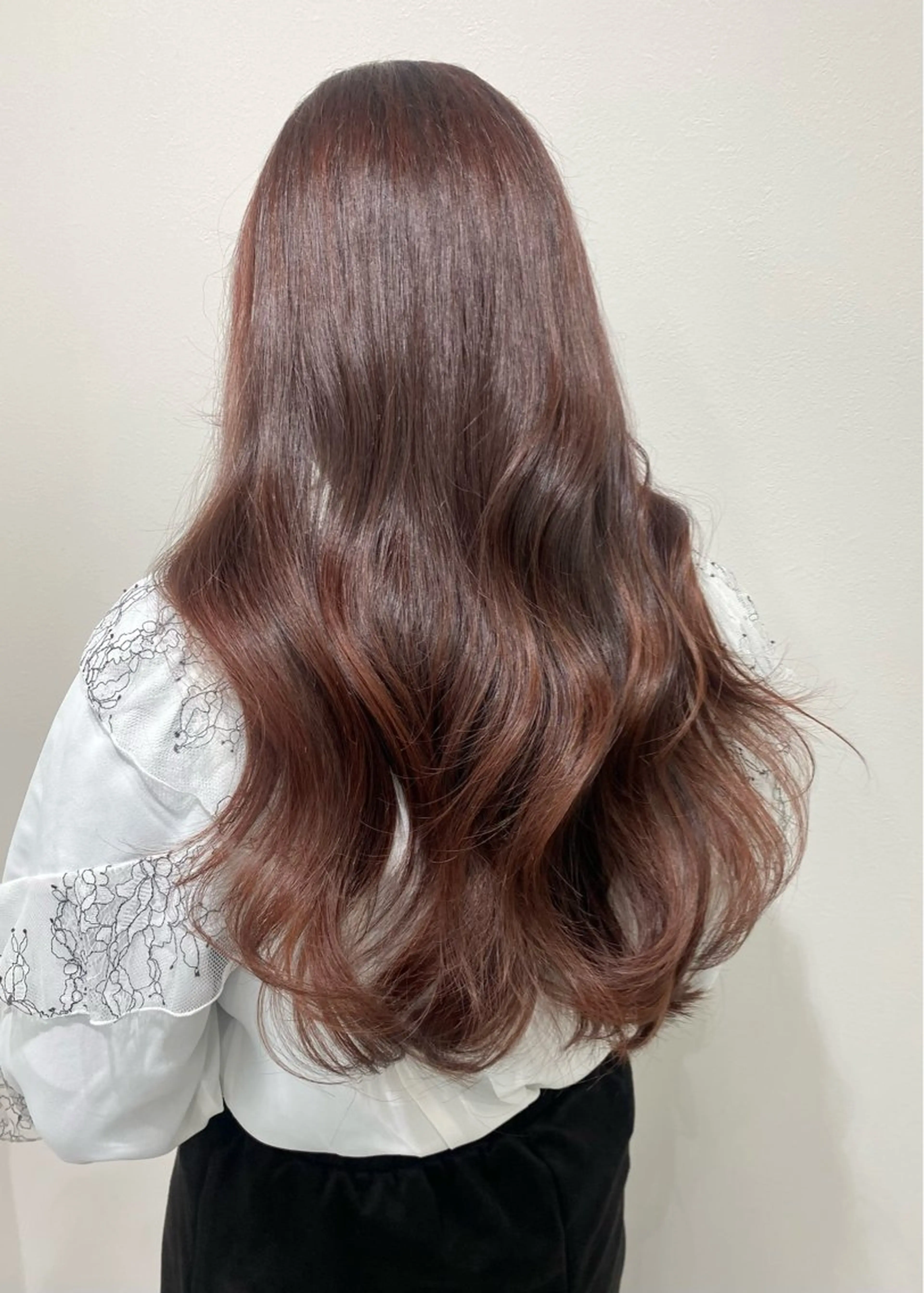 ロング カラー ブラウンカラー ピンクカラー ピンクブラウン カット ヘアカラー トリートメント tomomi /レイヤーカットのヘアスタイル