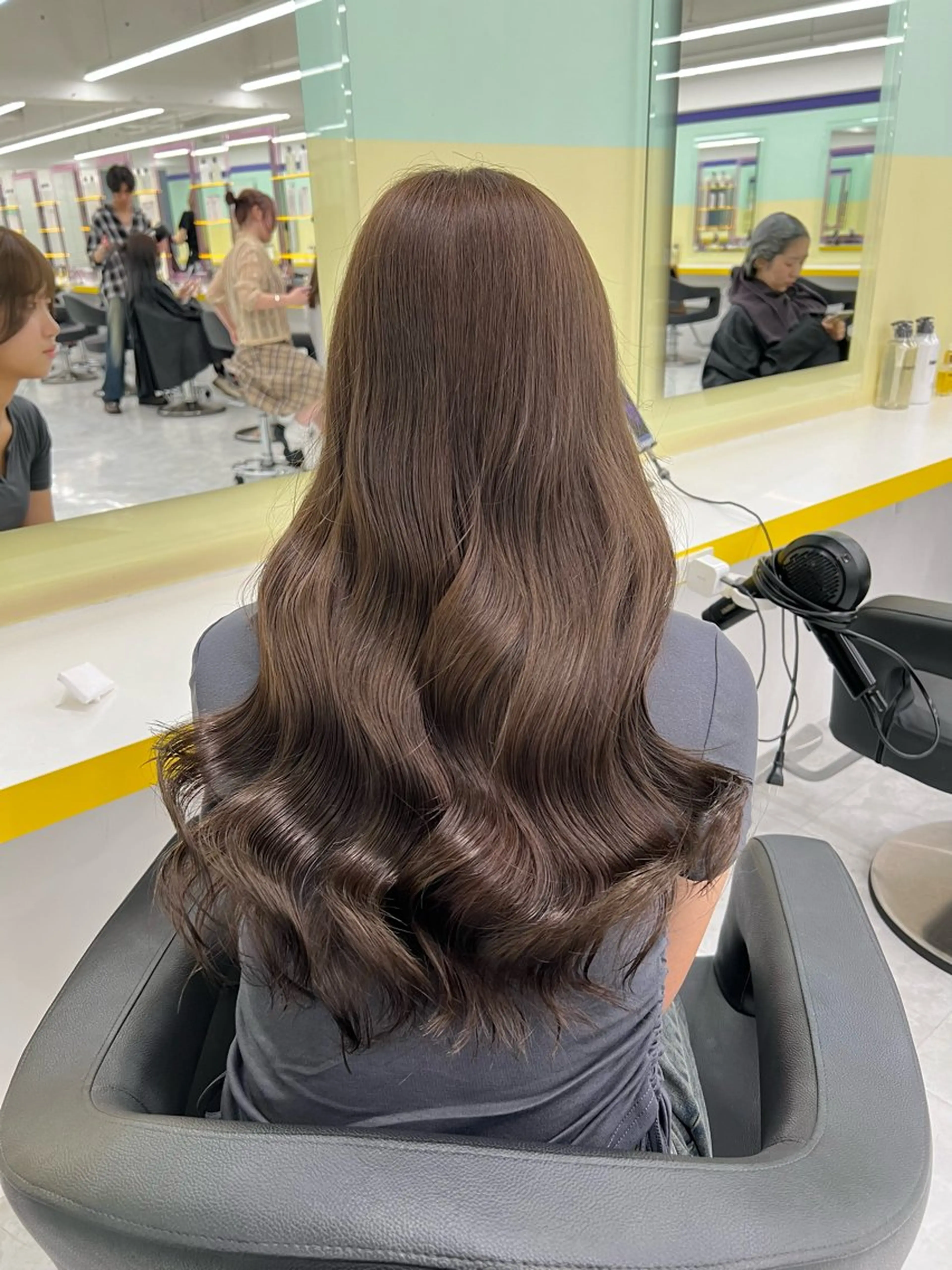 セミロング カラー カット ヘアカラー トリートメント レイヤー/韓国❣️ 髪質改善/亘紘輝のヘアスタイル