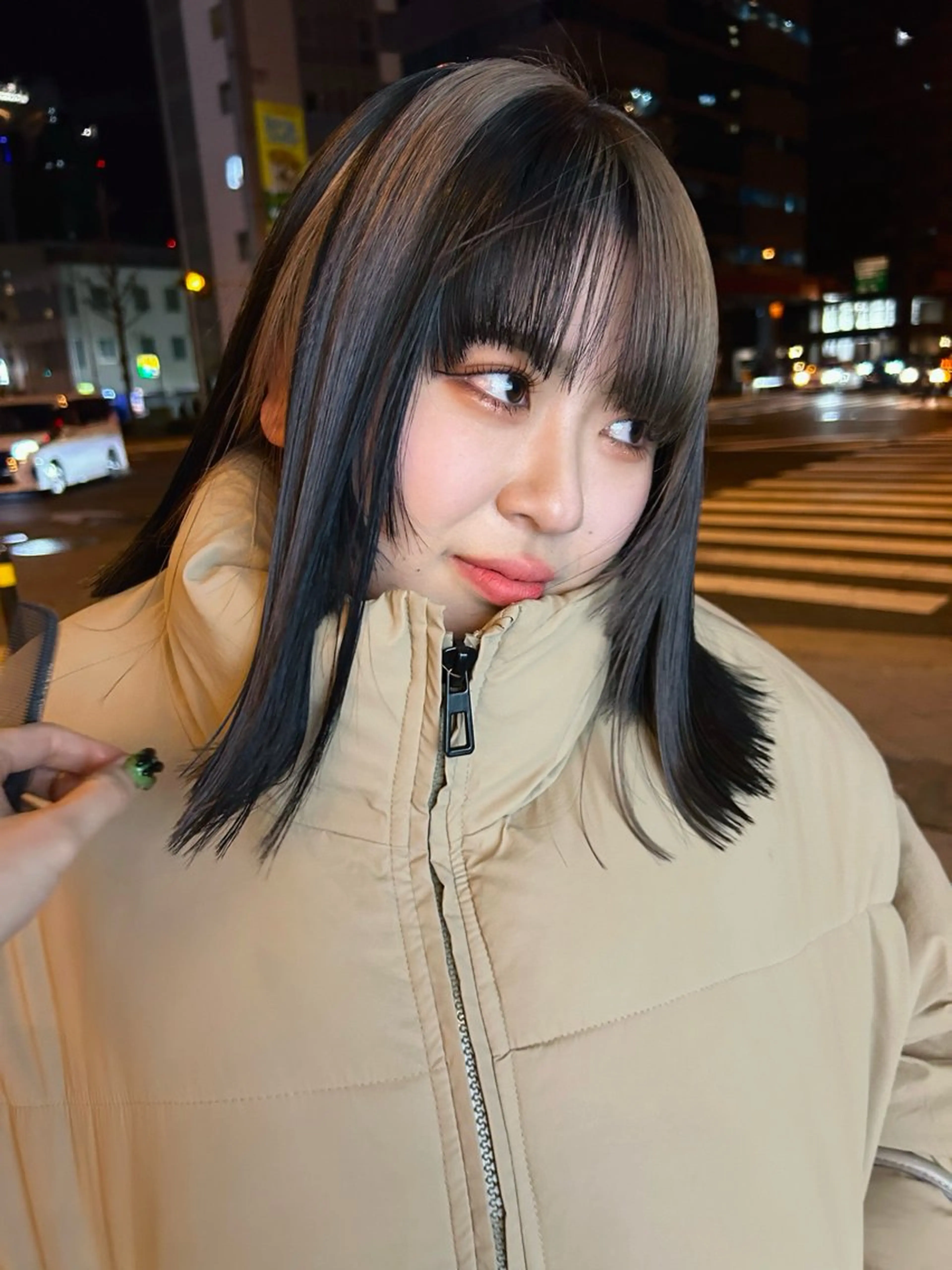 ミディアム 薄暮 マツイ　レンのヘアスタイル