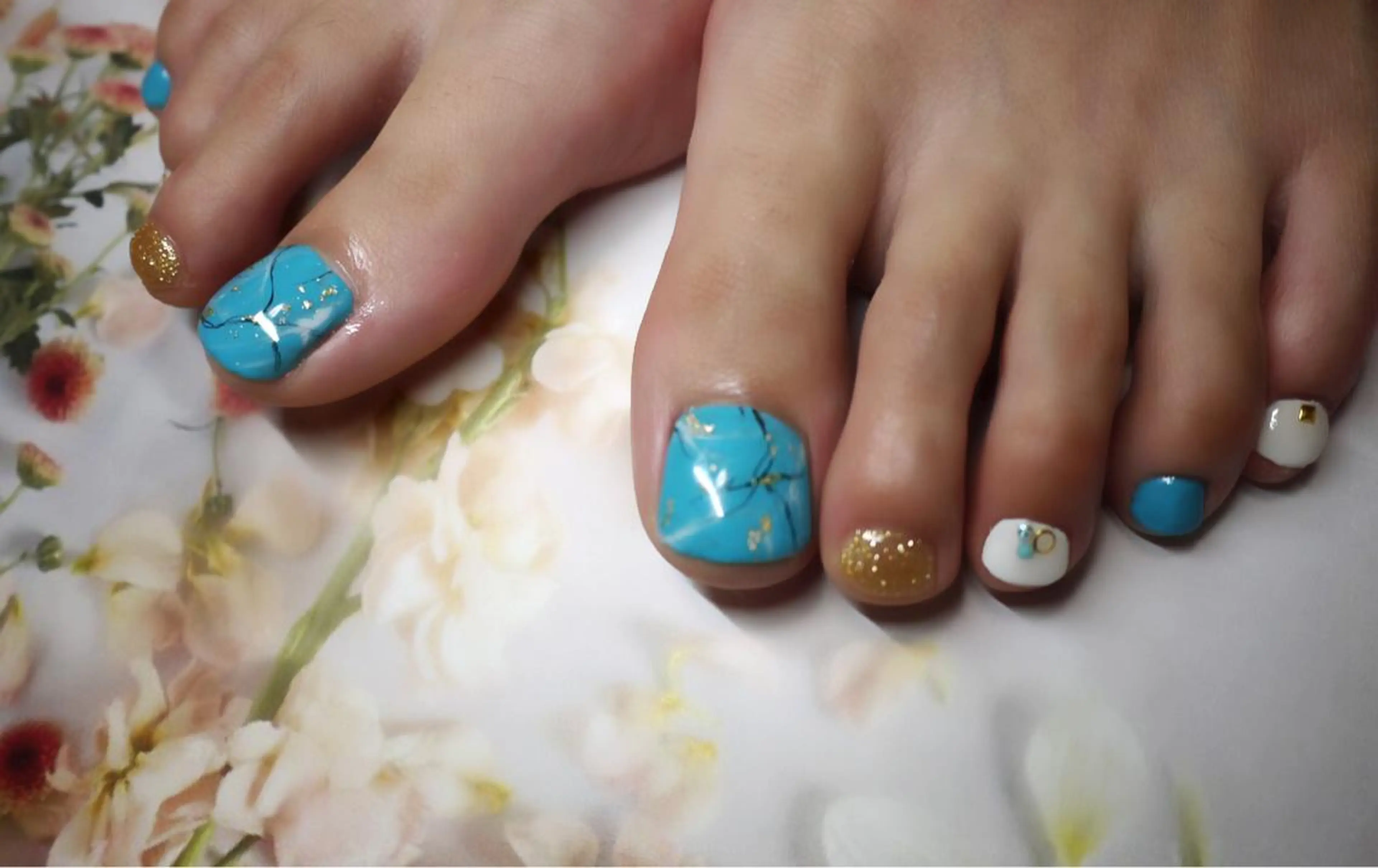 ネイル A MODO MIOのネイルデザイン