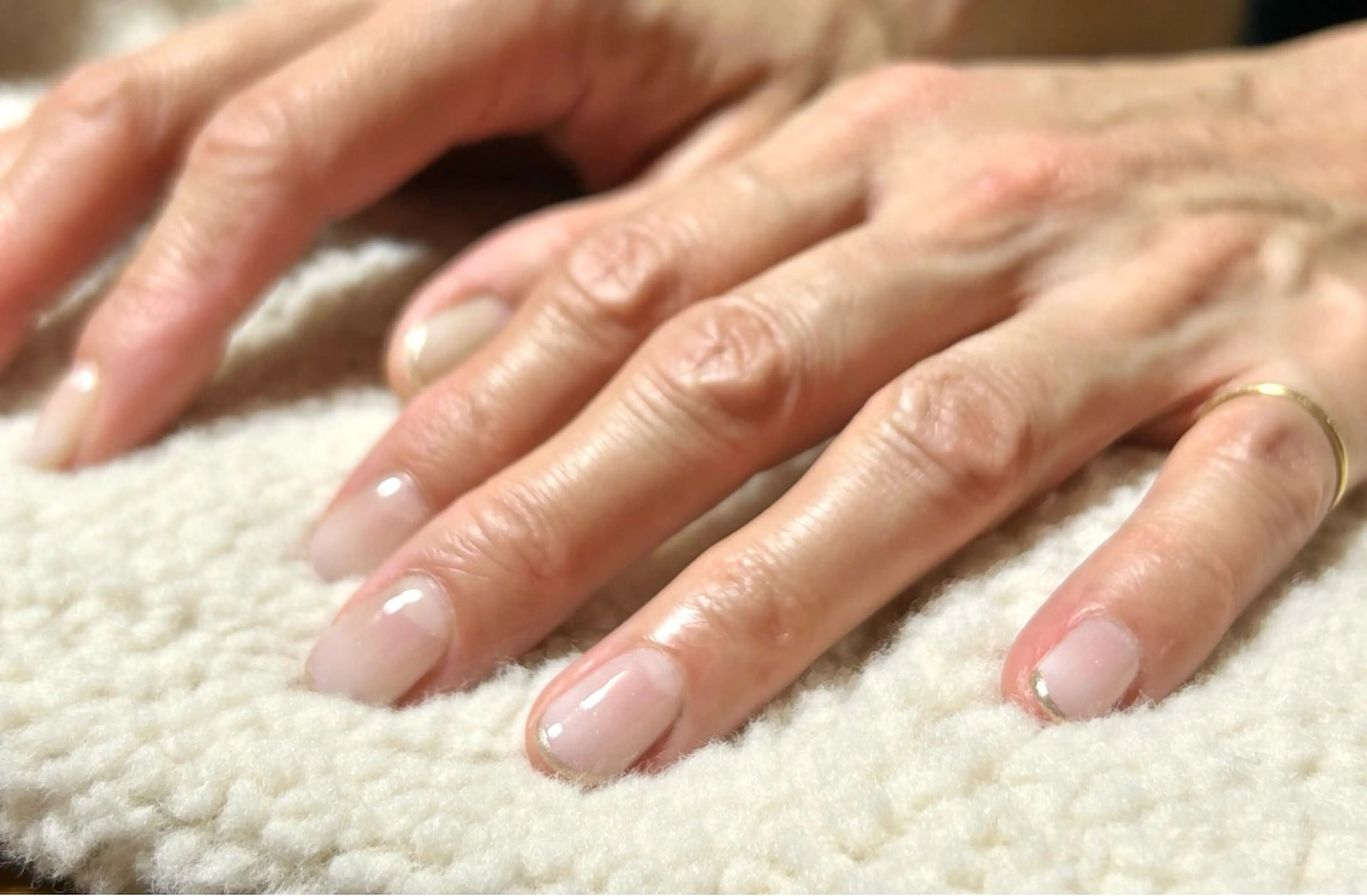 ネイル フレンチネイル グラデーション ミラーネイル オフィスネイル ホワイト nailsalon kiii'sのネイルデザイン