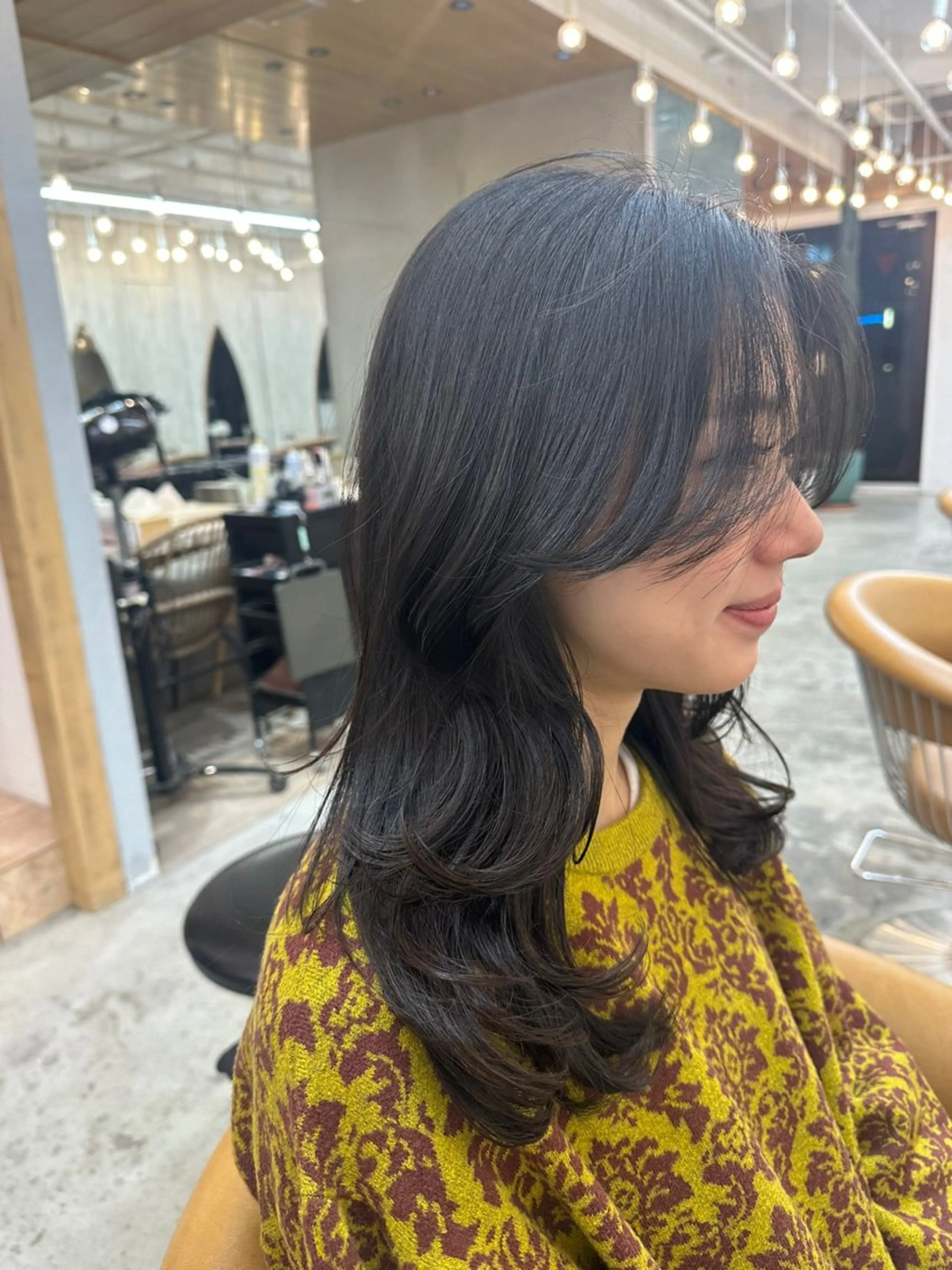 ロング カラー くびれヘア レイヤーカット カット ヘアカラー トリートメント 巻ける縮毛矯正✨ ボブ/ショートともきのヘアスタイル