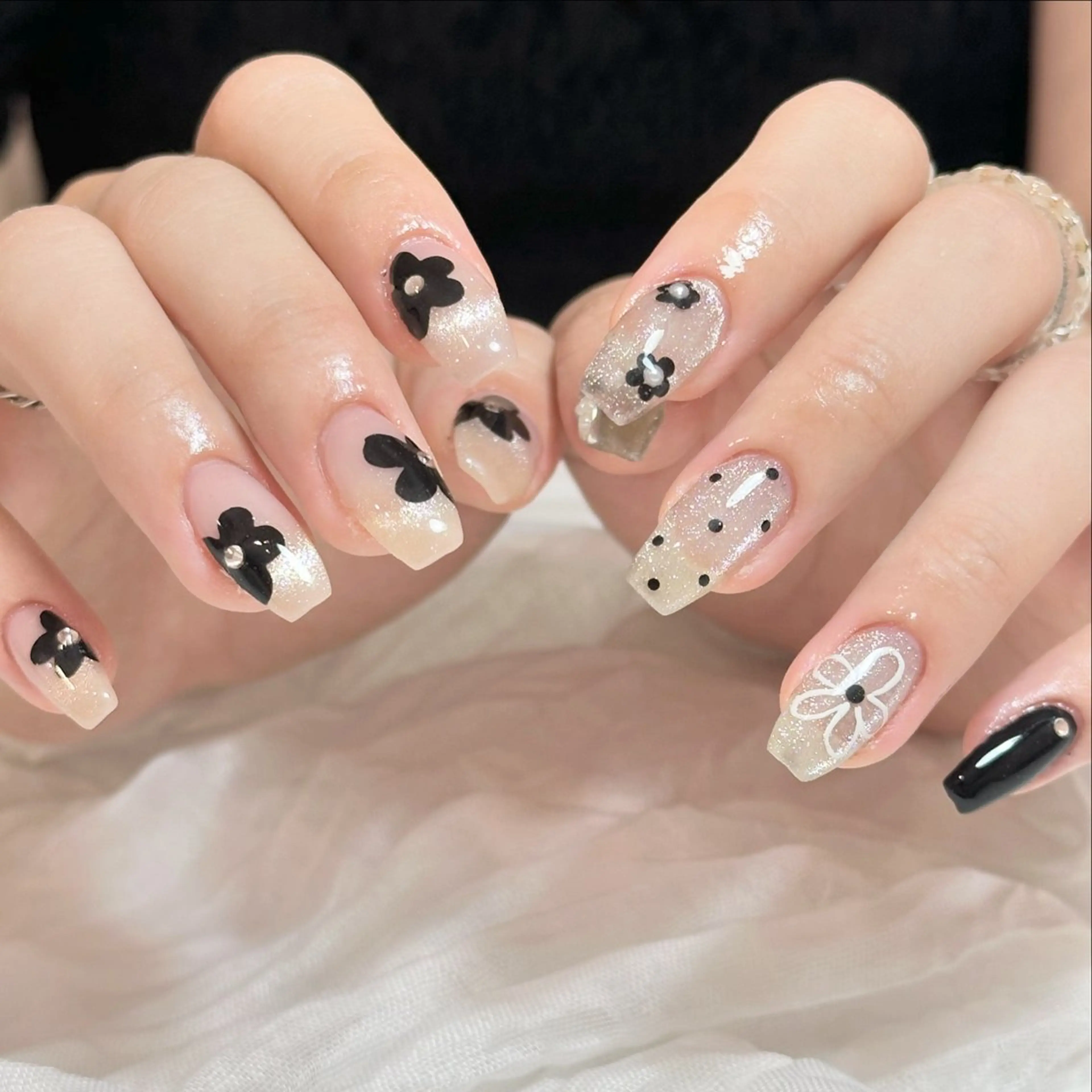 ネイル ハンドネイル Nail lily 🍒渋谷.表参道のネイルデザイン