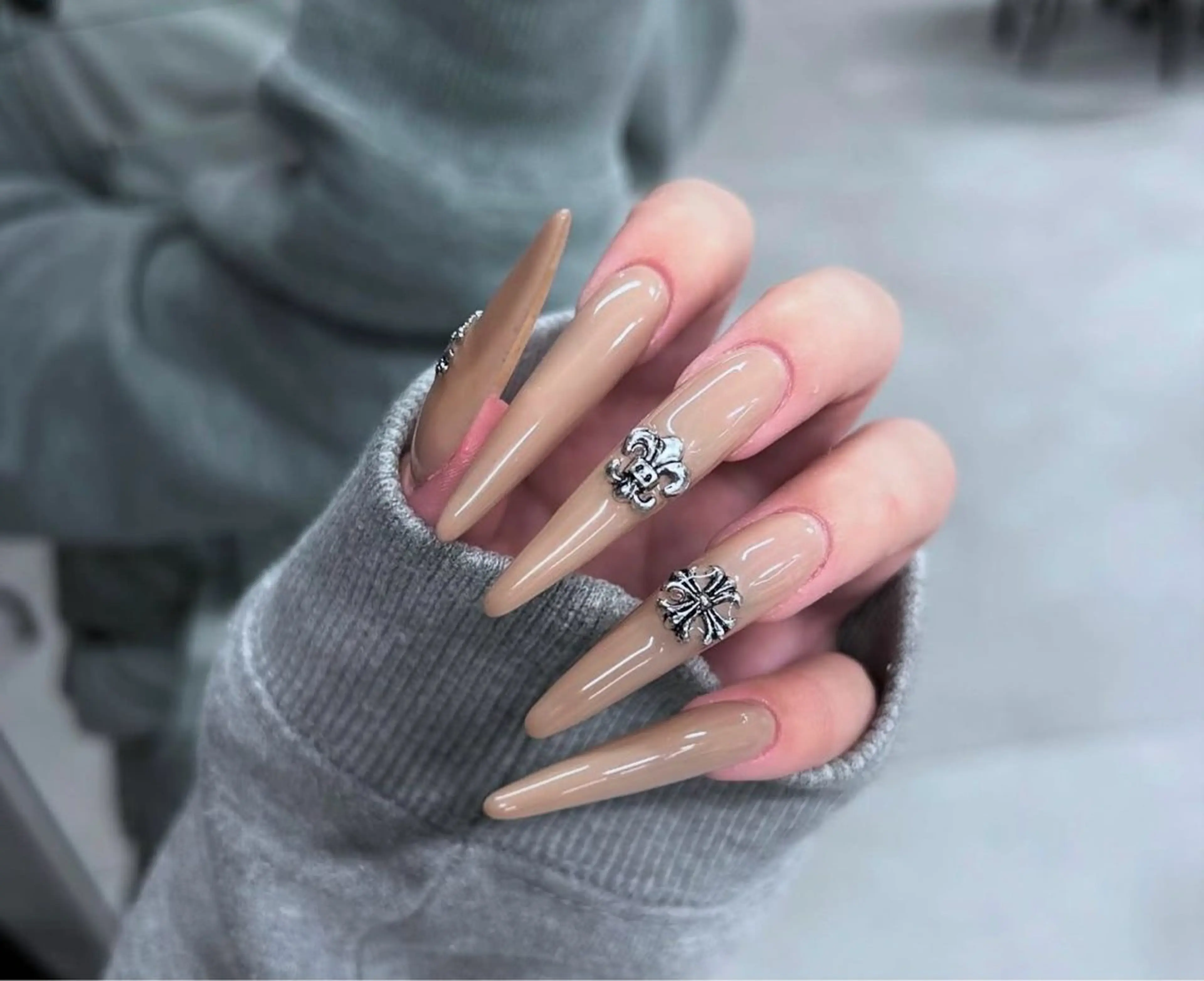 ネイル グラデーション キラキラネイル ワンカラーネイル 冬ネイル Jenn Nail Salonのネイルデザイン