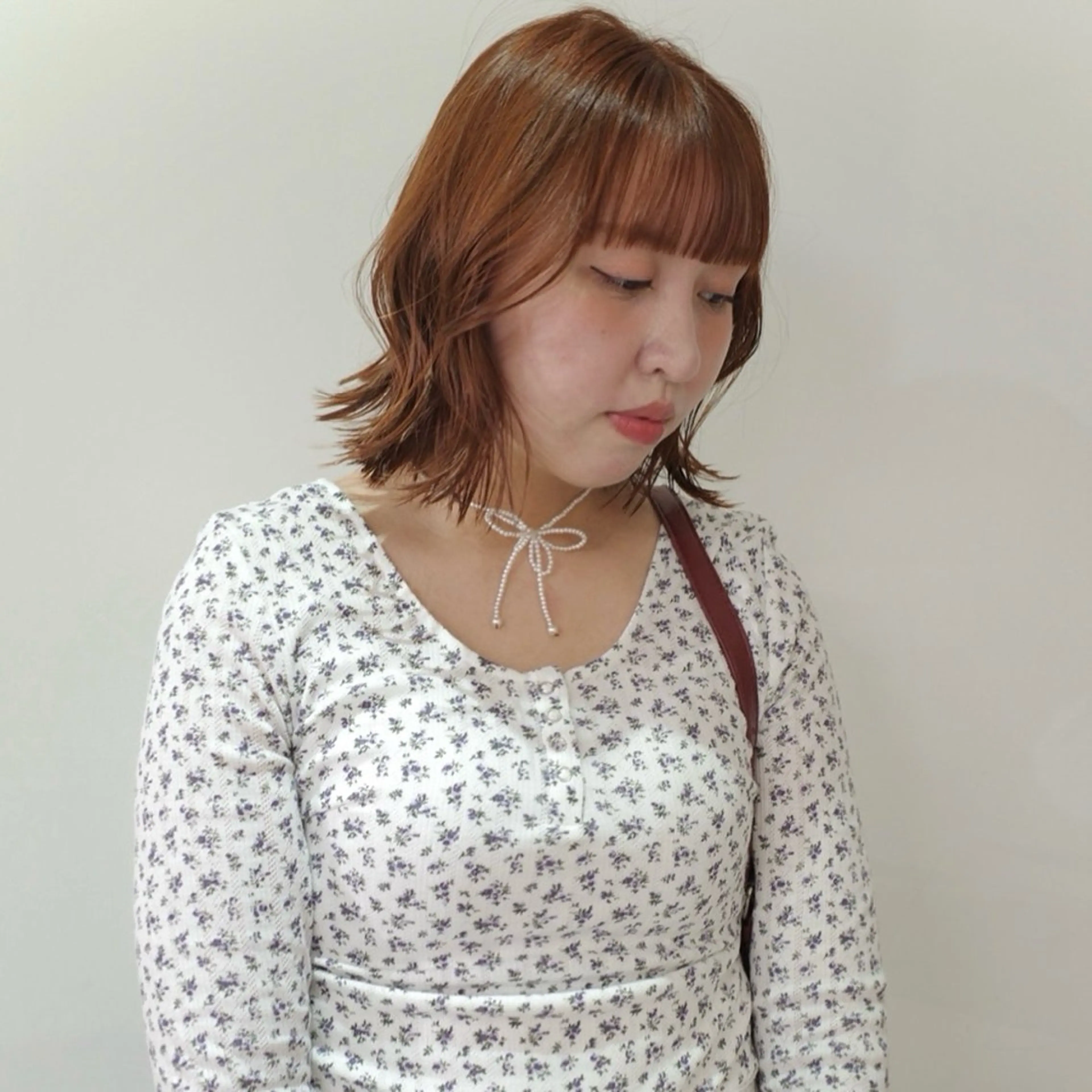 ミディアム カラー 透明感カラー オレンジ ボブ 顔まわりレイヤー 顔周りカット カット ヘアカラー トリートメント nonoka オリーブ/レイヤーのヘアスタイル