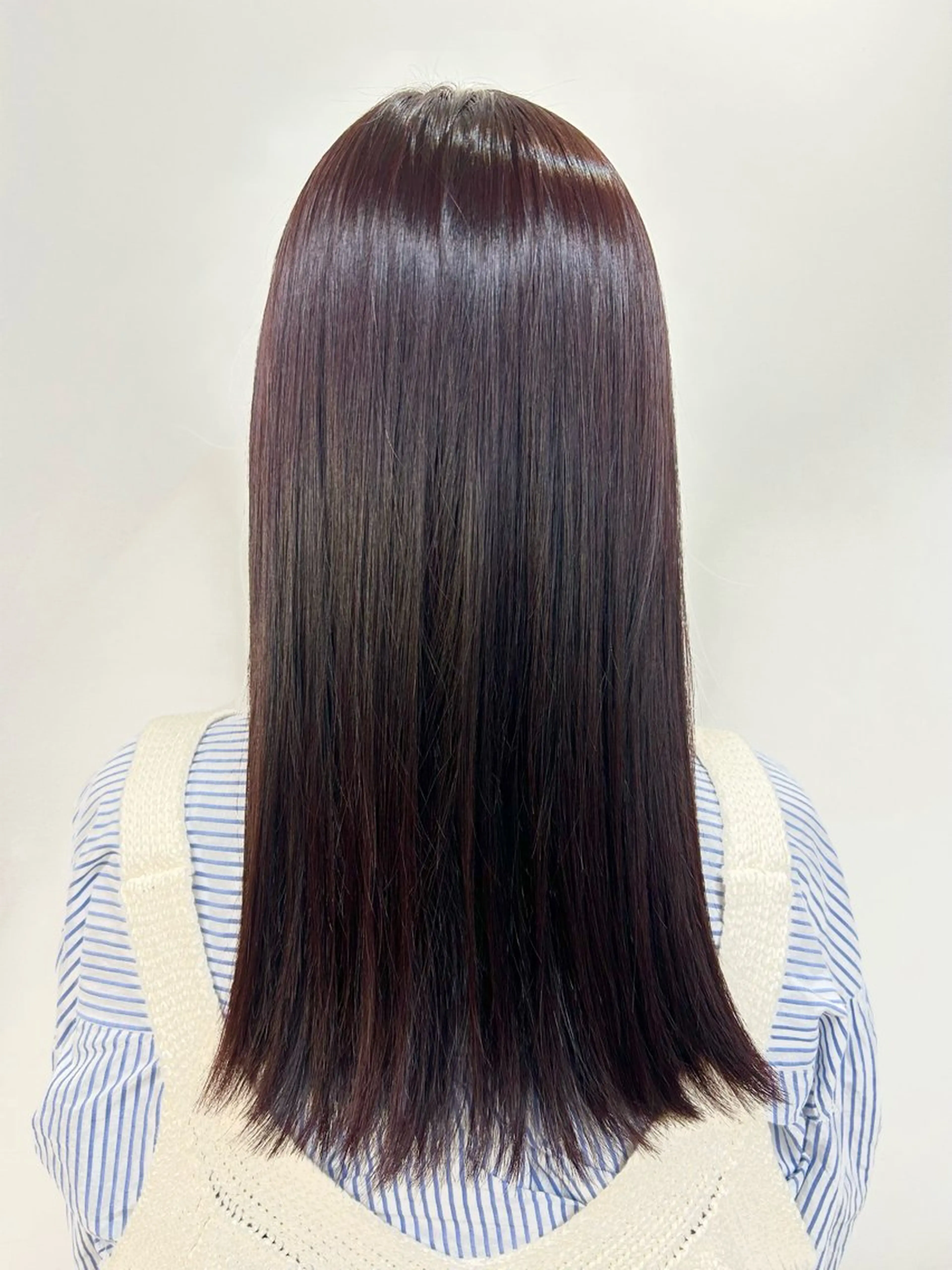 ロング カラー ボルドーカラー HARUKA 🤍のヘアスタイル