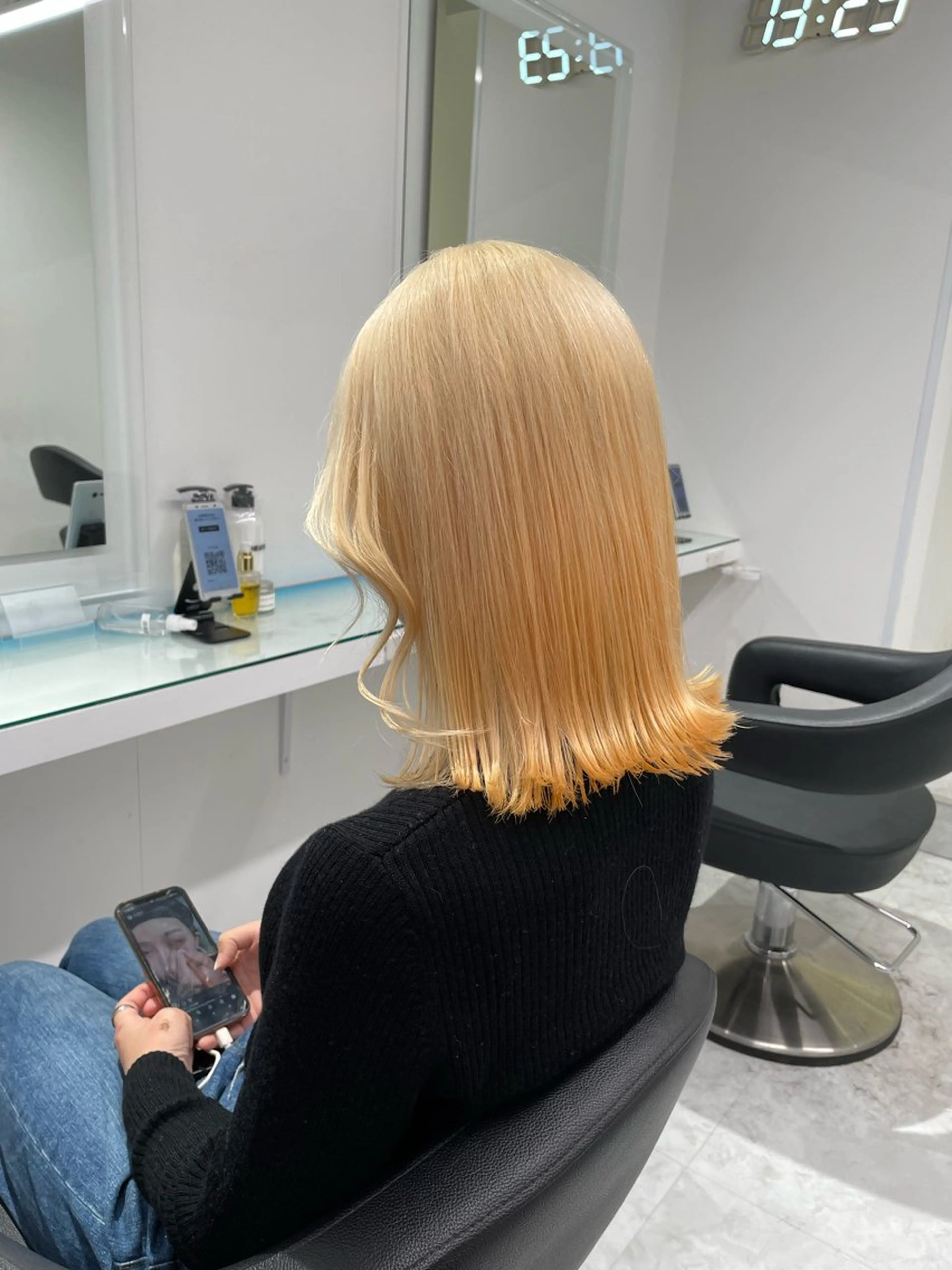 セミロング カラー ヘアアレンジ ヘアカラー トリートメント ヘッドスパ ヘアセット ハイトーン艶カラー 🤍ゆうひのヘアスタイル