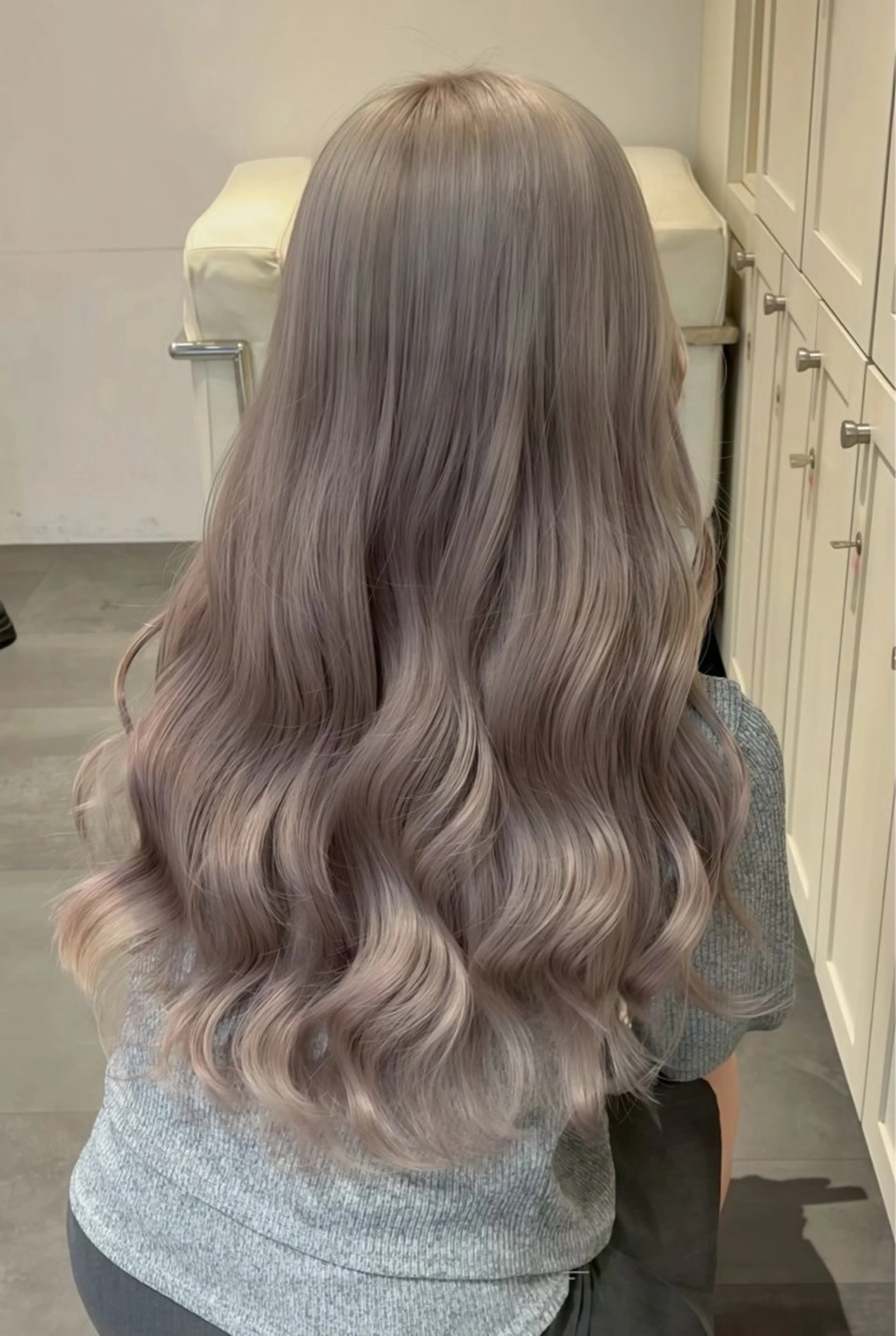 ロング ヘアカラー コスギ ユカナのヘアスタイル