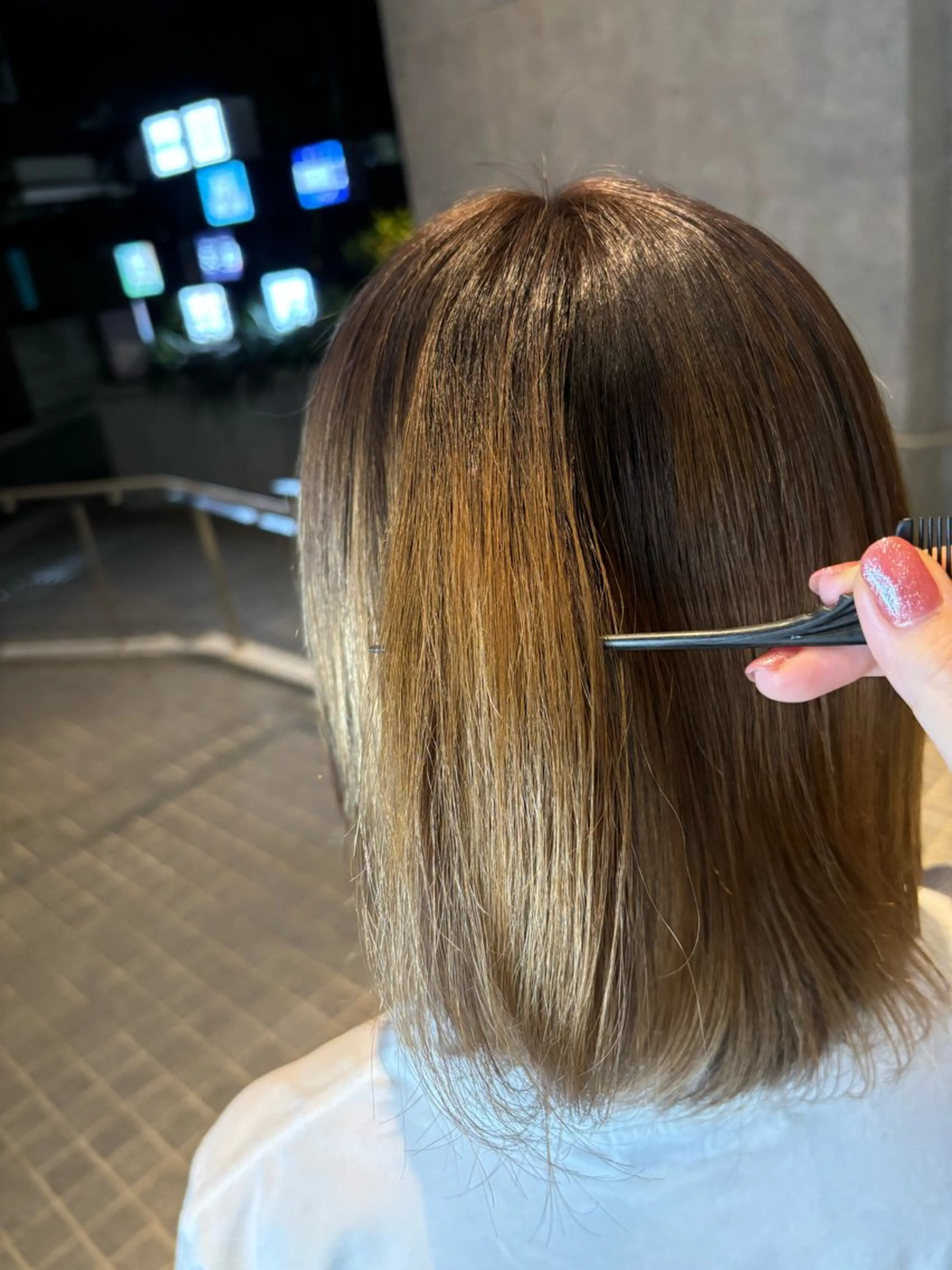 ミディアム トリートメント 縮毛矯正 一目惚れ艶ハイトーン バンド/しほのヘアスタイル