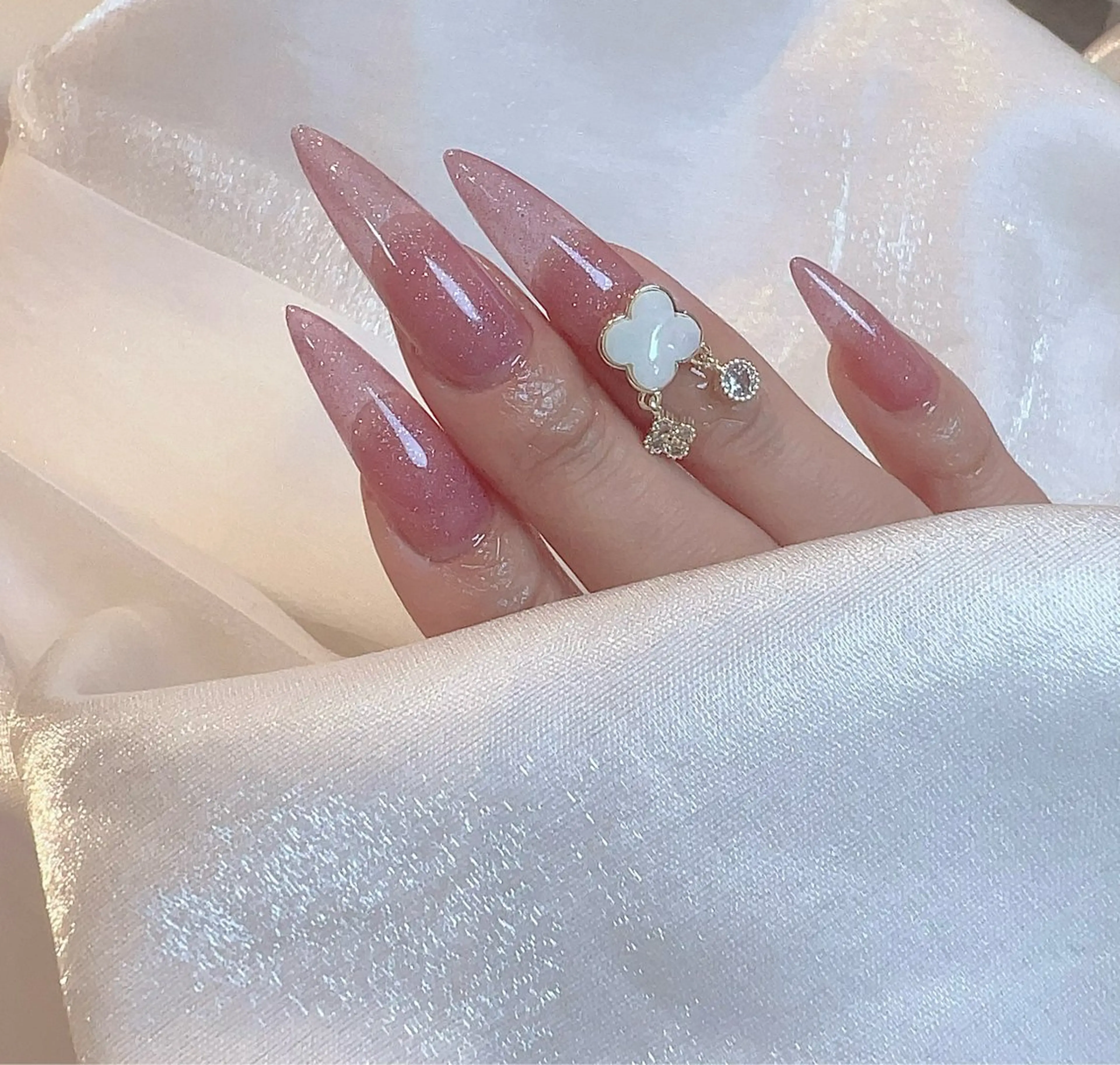 ネイル Lino+ ネイル&よもぎ蒸しのネイルデザイン