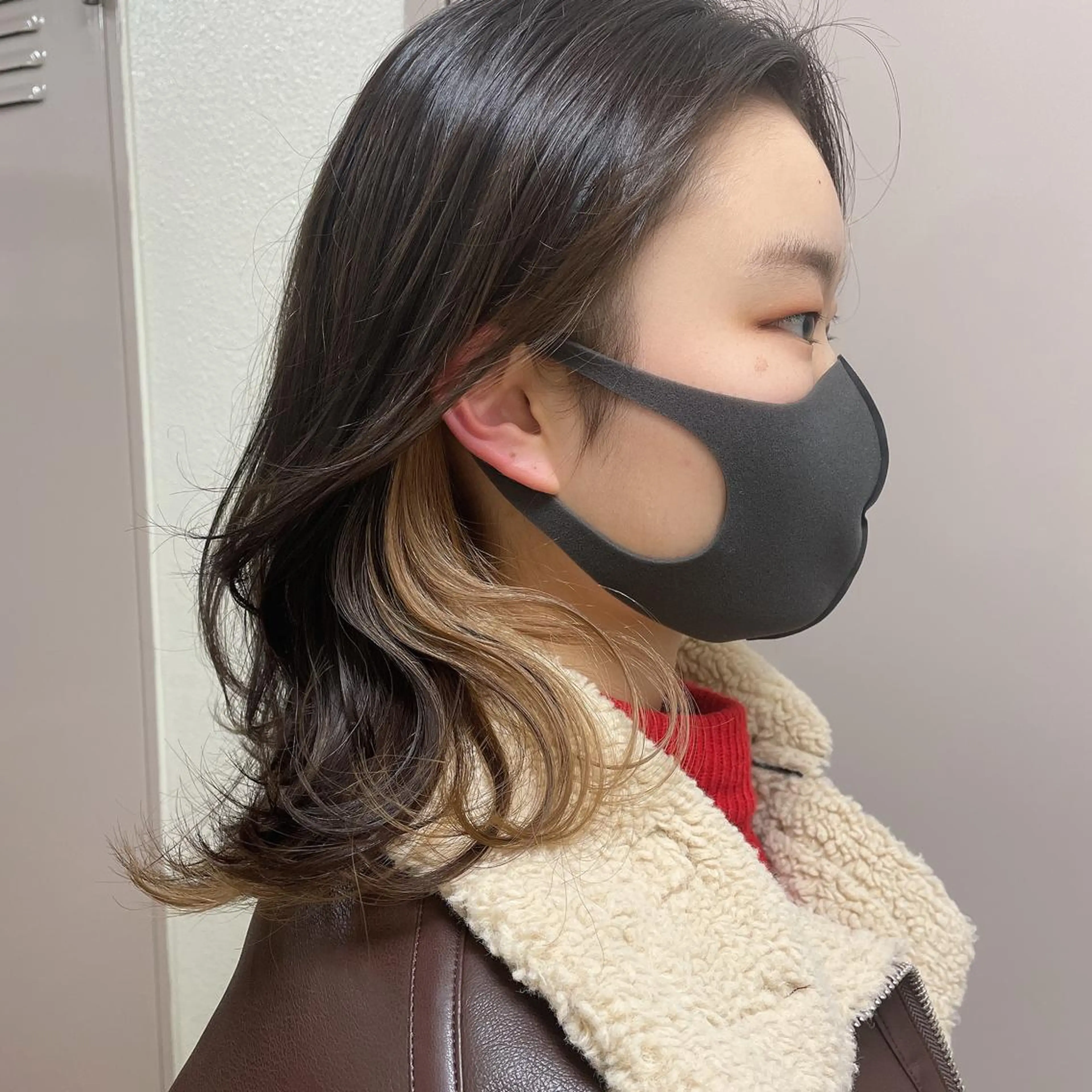 セミロング くびれヘア ワンホンヘア 韓国ヘア🖤 YURINAのヘアスタイル