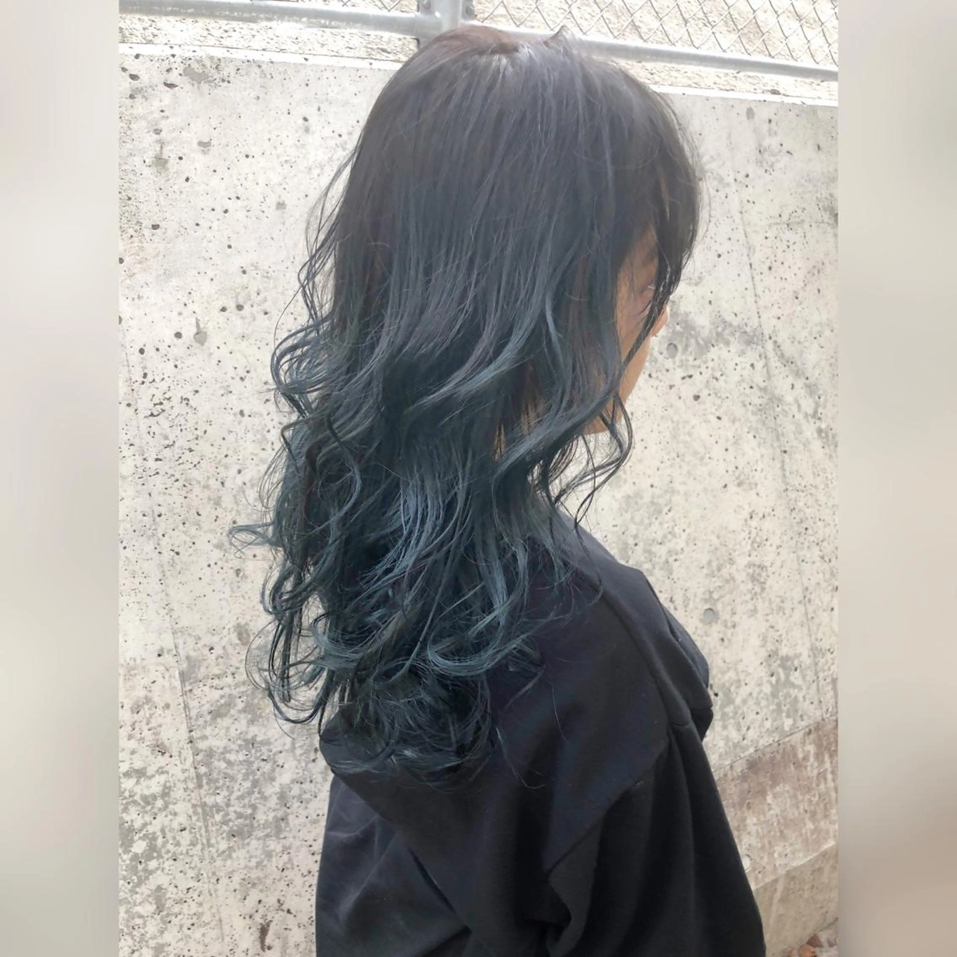 セミロング 圧倒的美髪ストレート ツダケイタロウのヘアスタイル