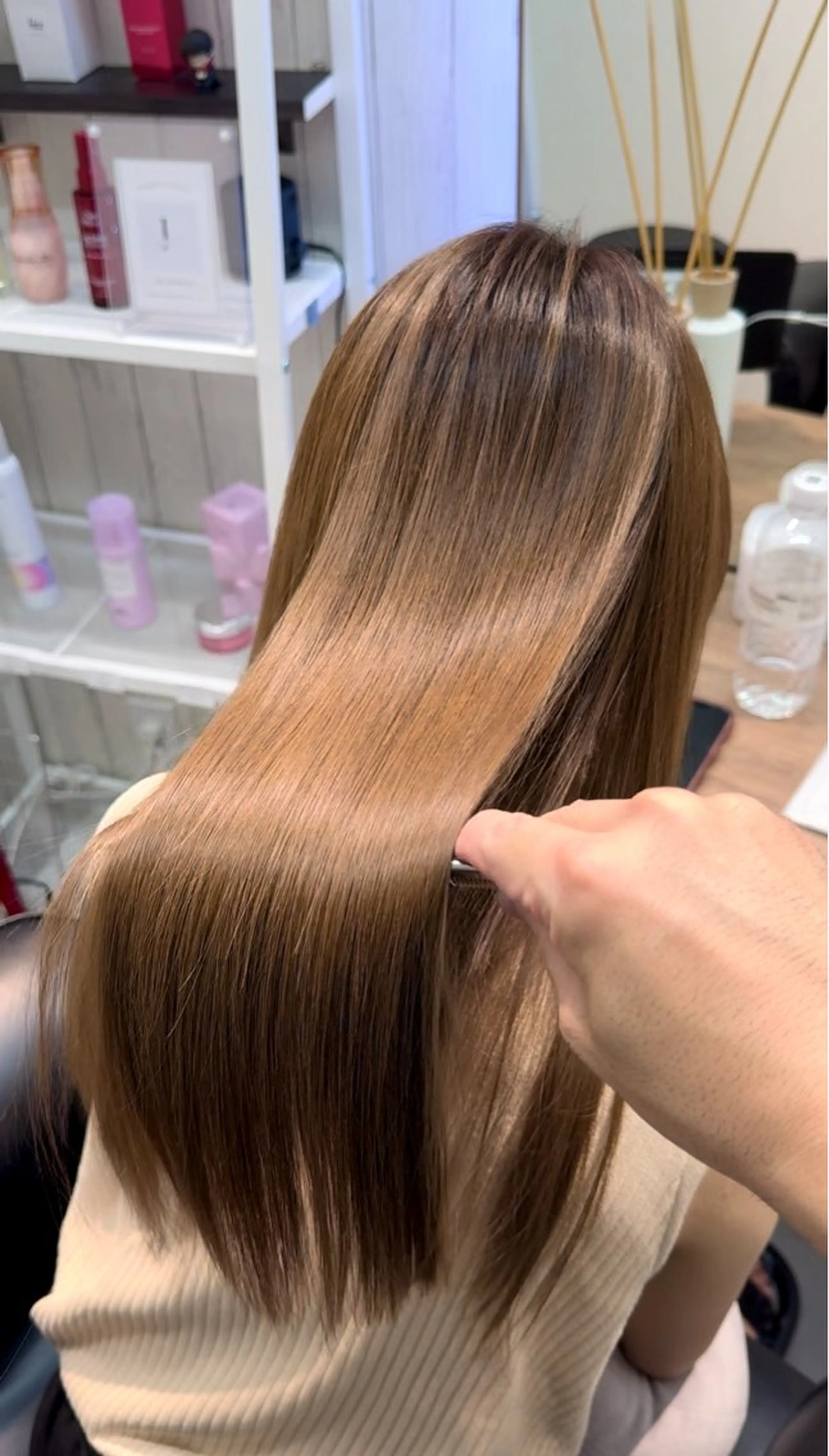 ロング カラー アディクシーカラー イルミナカラー 髪質改善 縮毛矯正 トリートメント The Apartment of Solon 船橋 2nd所属・艶髪改善師/高橋潤 /レイヤーカットのヘアスタイル