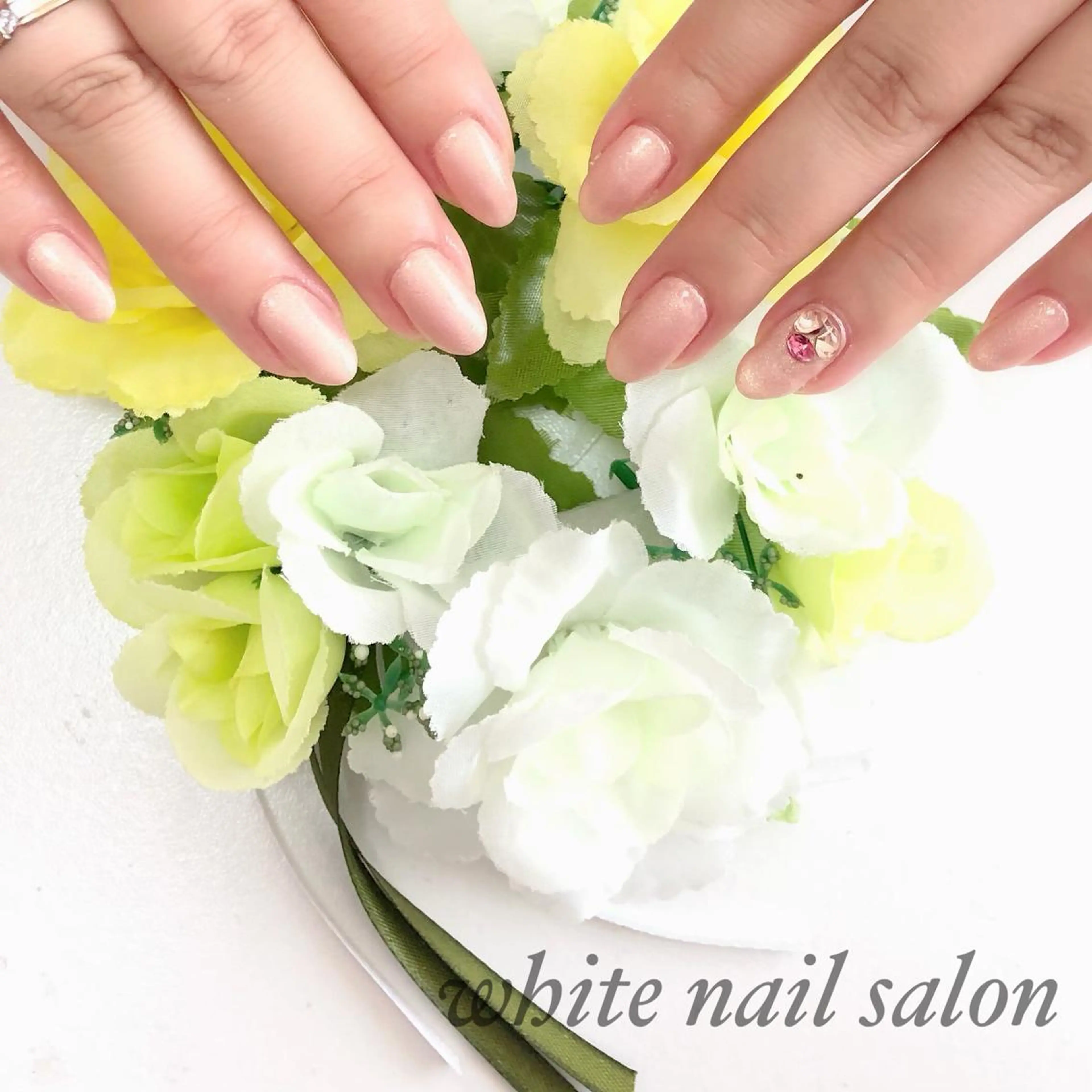 ネイル アートネイル フレンチネイル ジェルネイル ハードジェル 持ち込み white nail salonのネイルデザイン