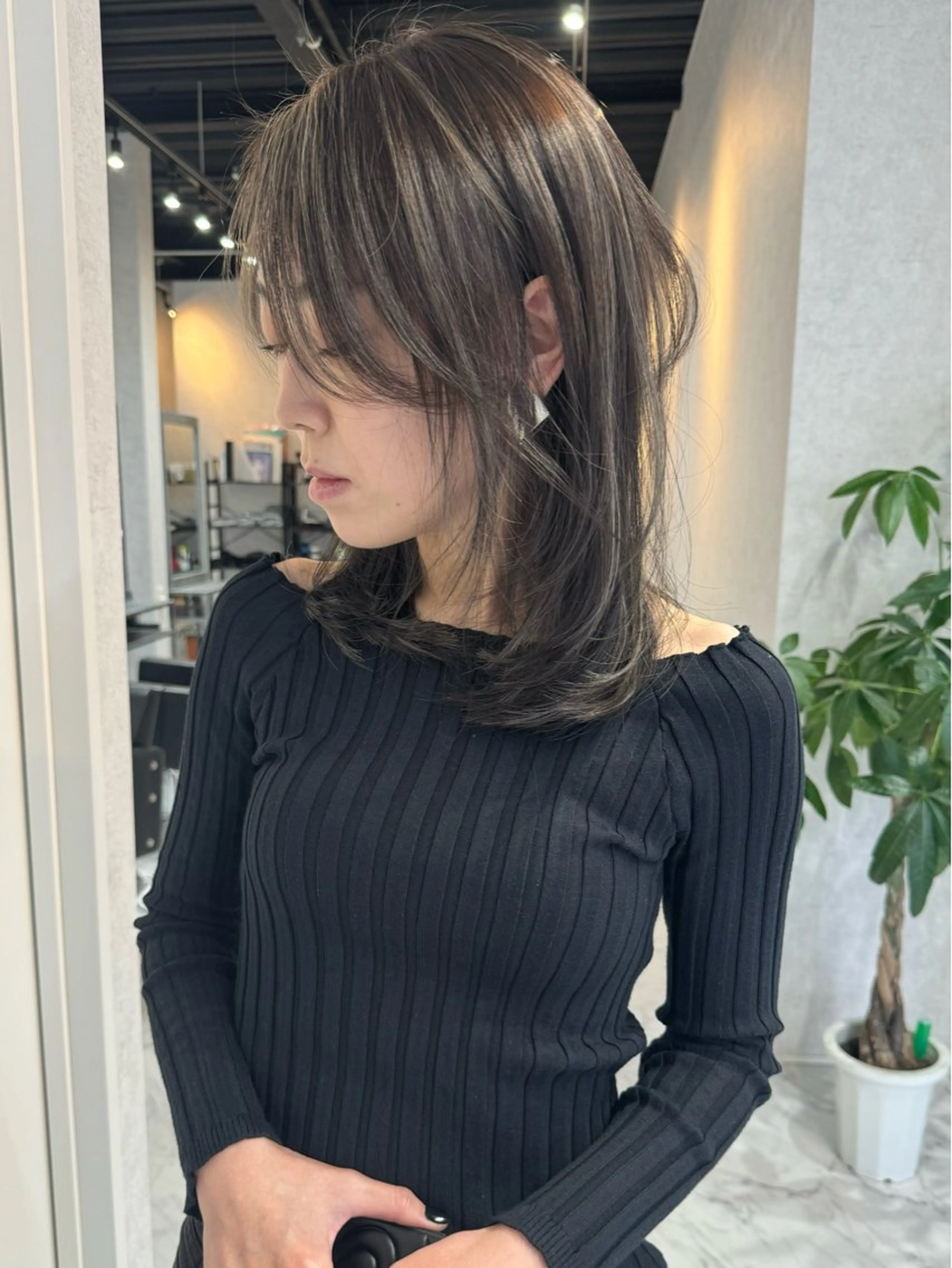 ミディアム カラー ヘアアレンジ ショートボブ バレイヤージュ ブリーチ ケアブリーチ デザインカラー カット ヘアカラー トリートメント アンドウ ユウ/ レイヤーカット/韓国のヘアスタイル
