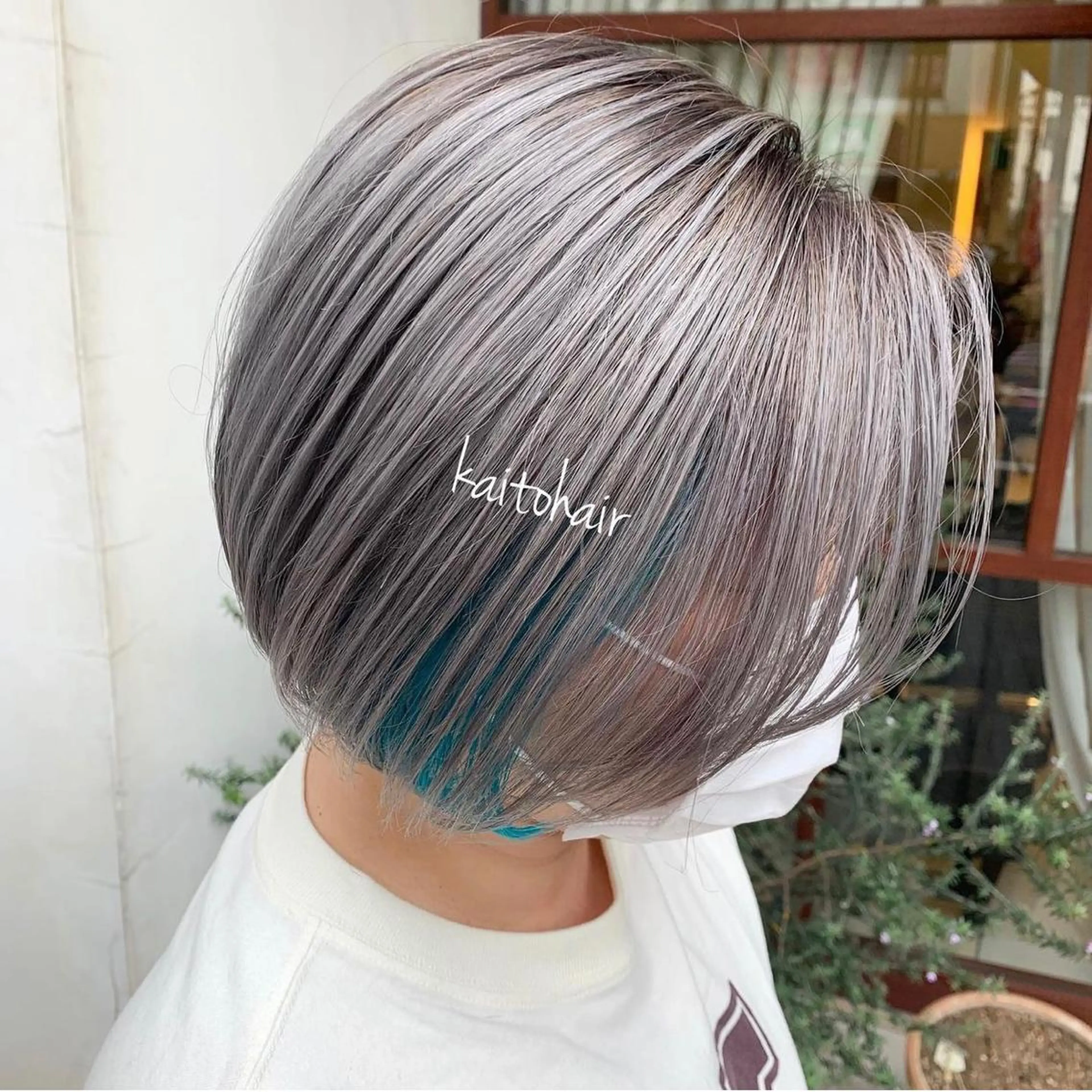 ショート カラー and .のヘアスタイル