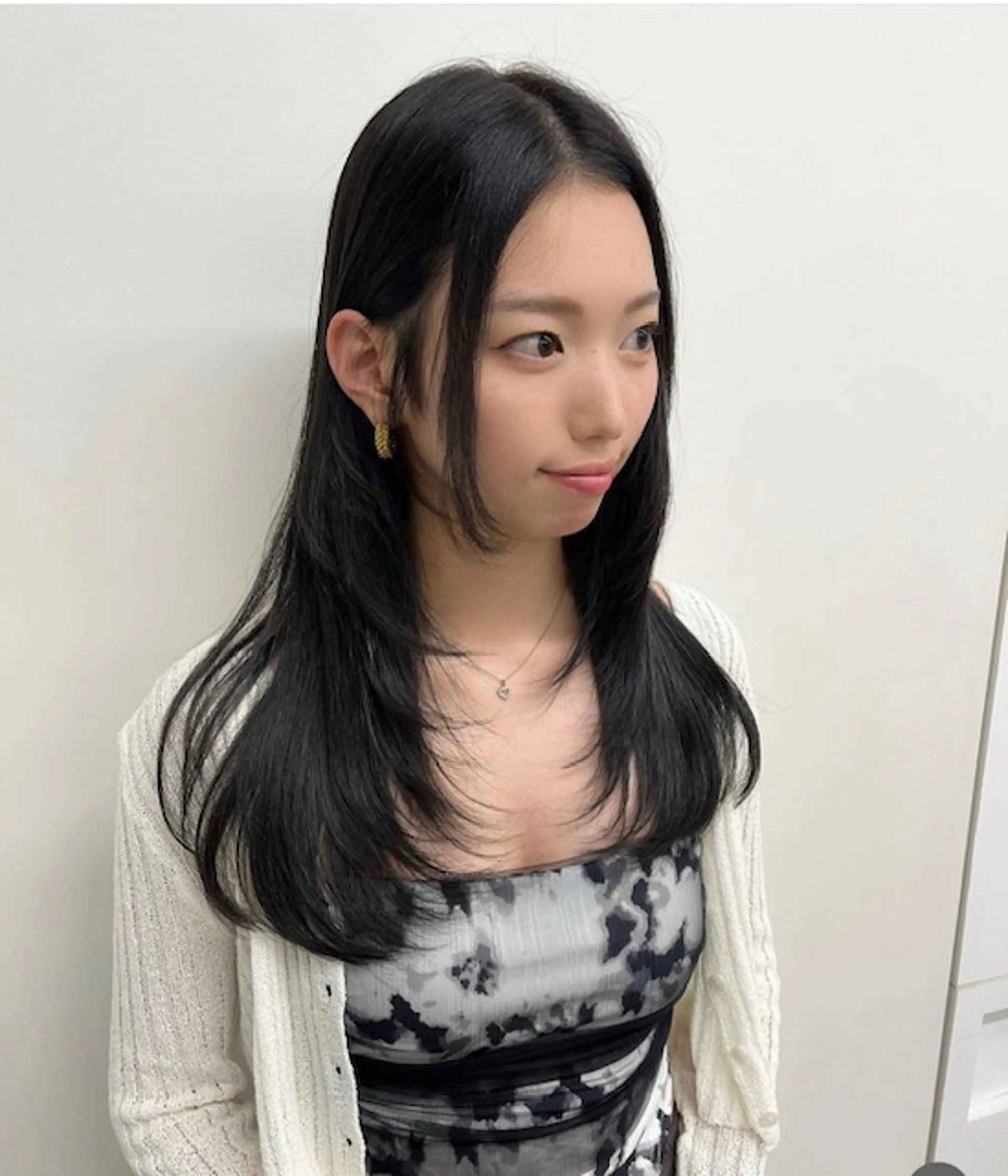 【ロングヘア‎🤍】 ロングカット＋ヘアトリートメントの写真