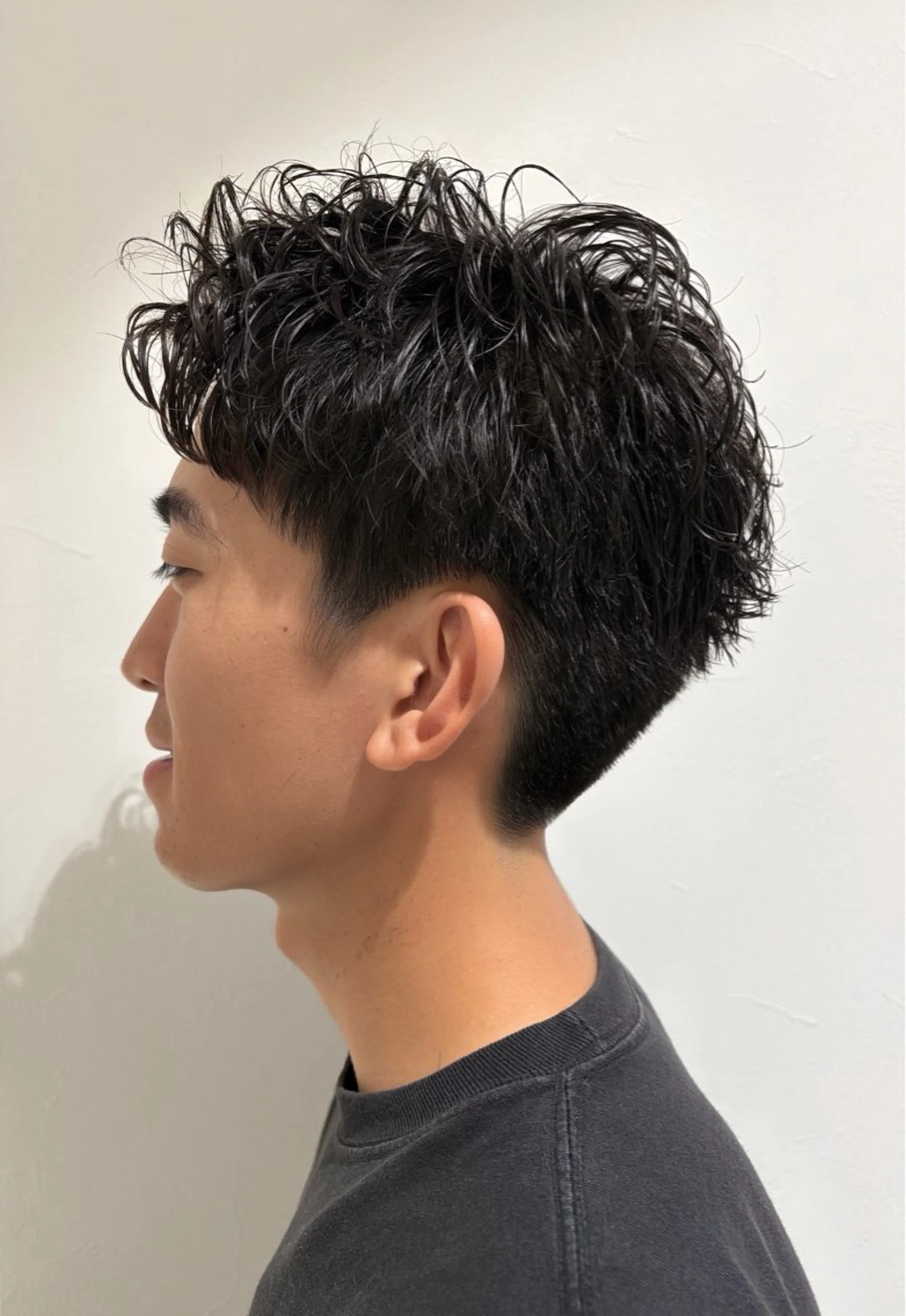 ショート パーマ メンズ ショートヘア カット 垢抜けメンズカット/ 毛流れパーマ/ユウトのヘアスタイル