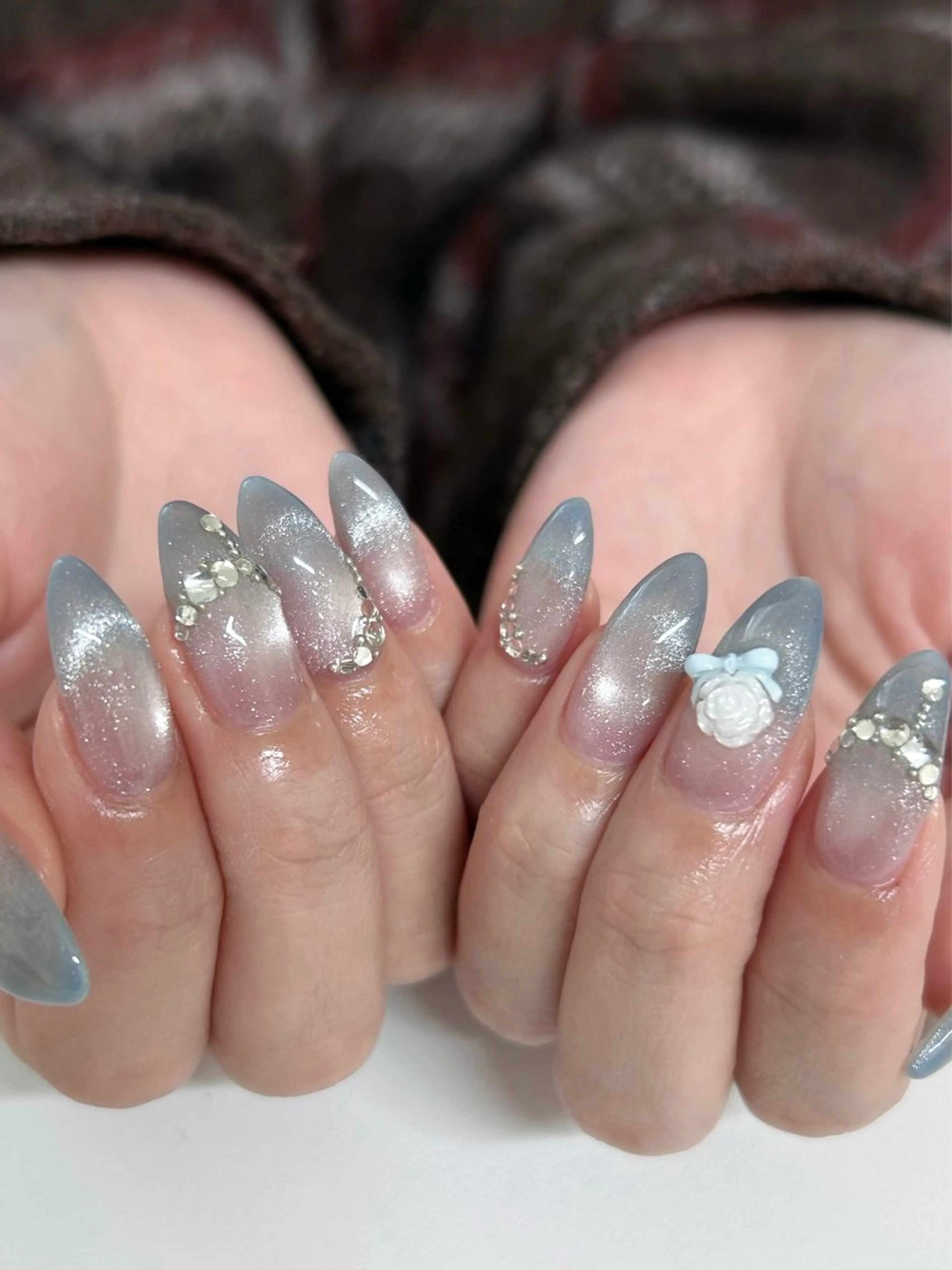 Buff Puppy (10本ベースデザインにストーン)の写真