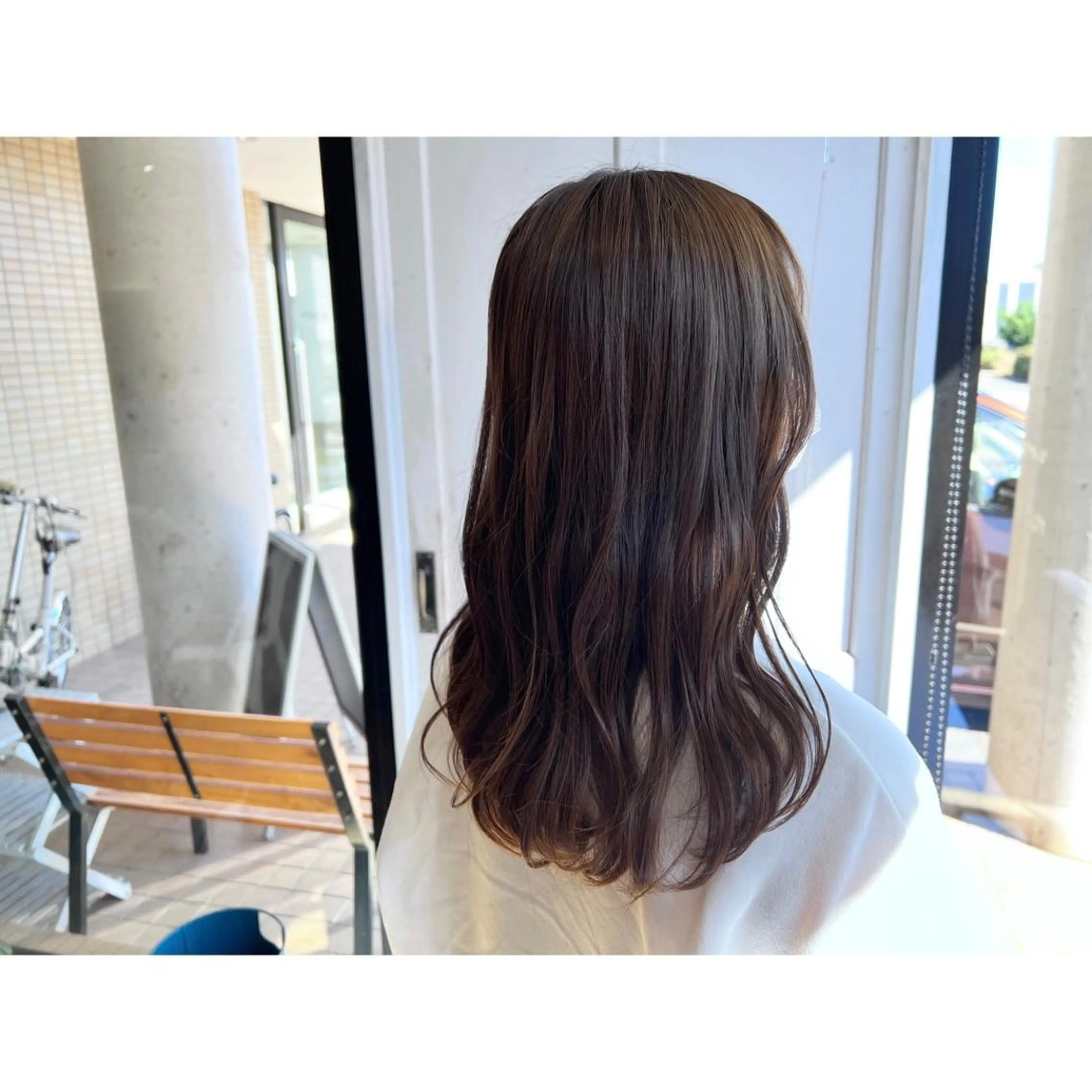 ロング カラー グレージュ ヘアカラー トリートメント ツキダテ ユイのヘアスタイル