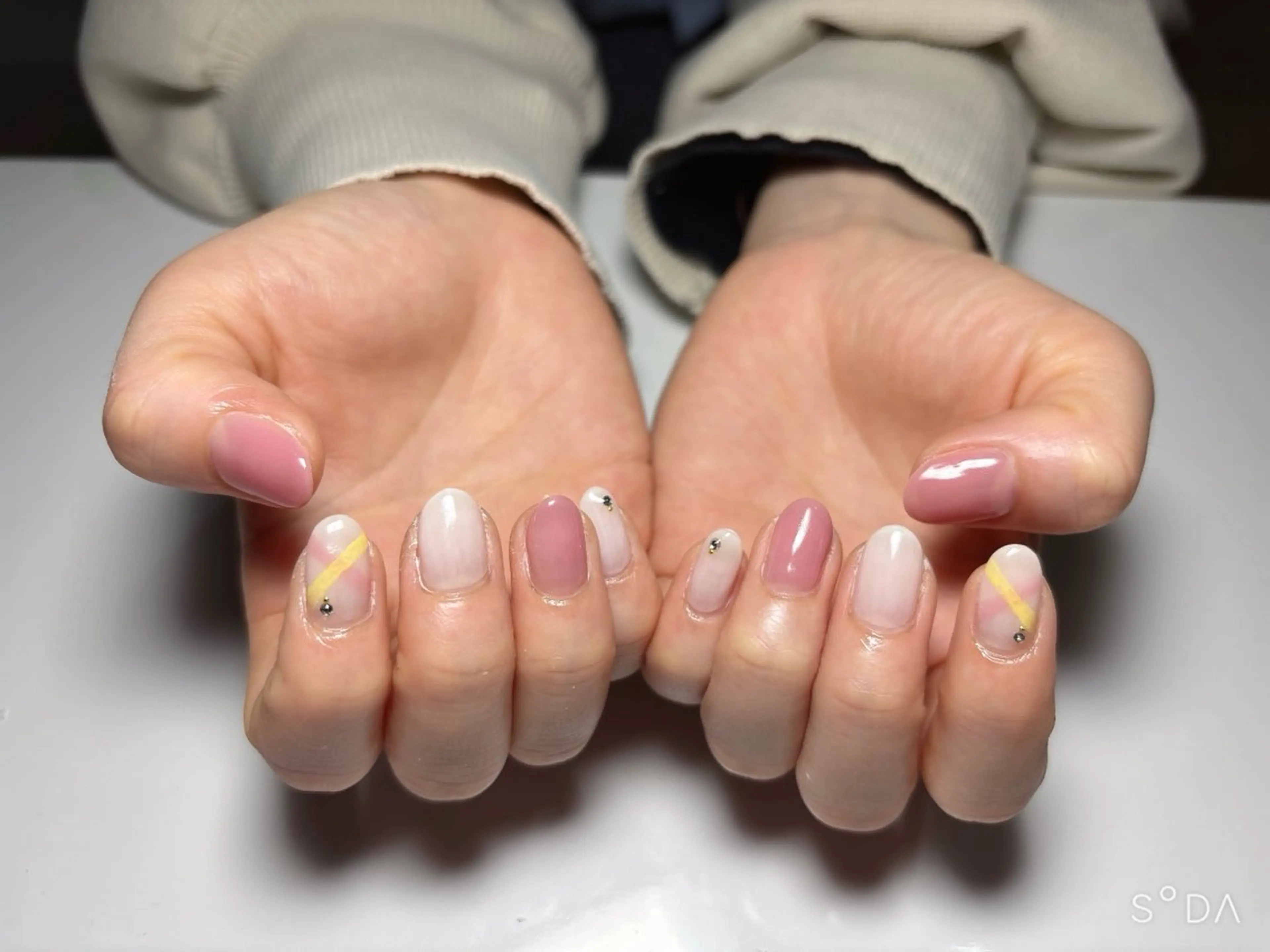 ネイル ハンドネイル Ree所属・ネイル脱毛 Reeのネイルデザイン