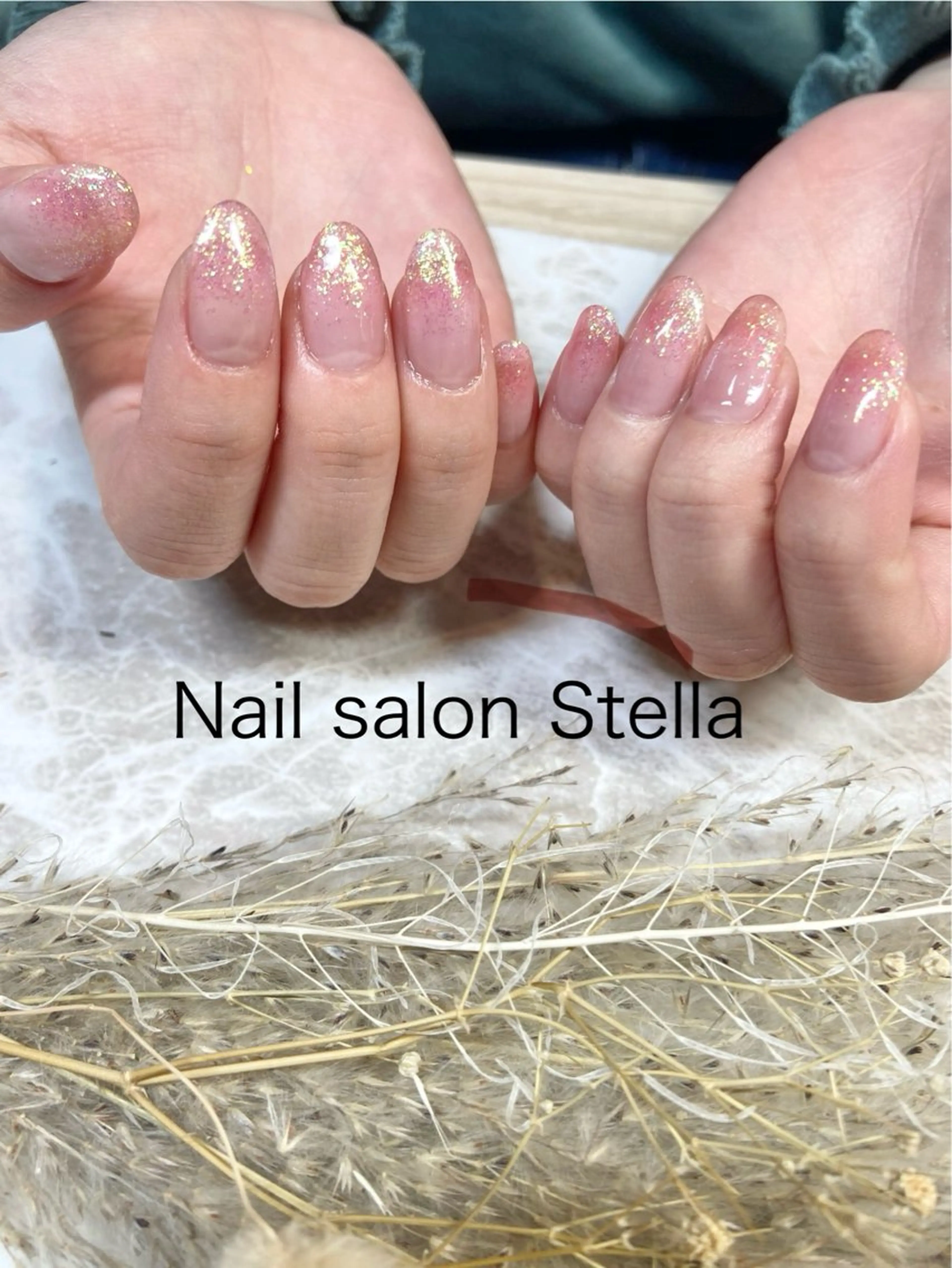 ネイル キラキラネイル ラメ(グリッター) ラメグラデーション オフィスネイル ピンク ネイルサロン ステラのネイルデザイン