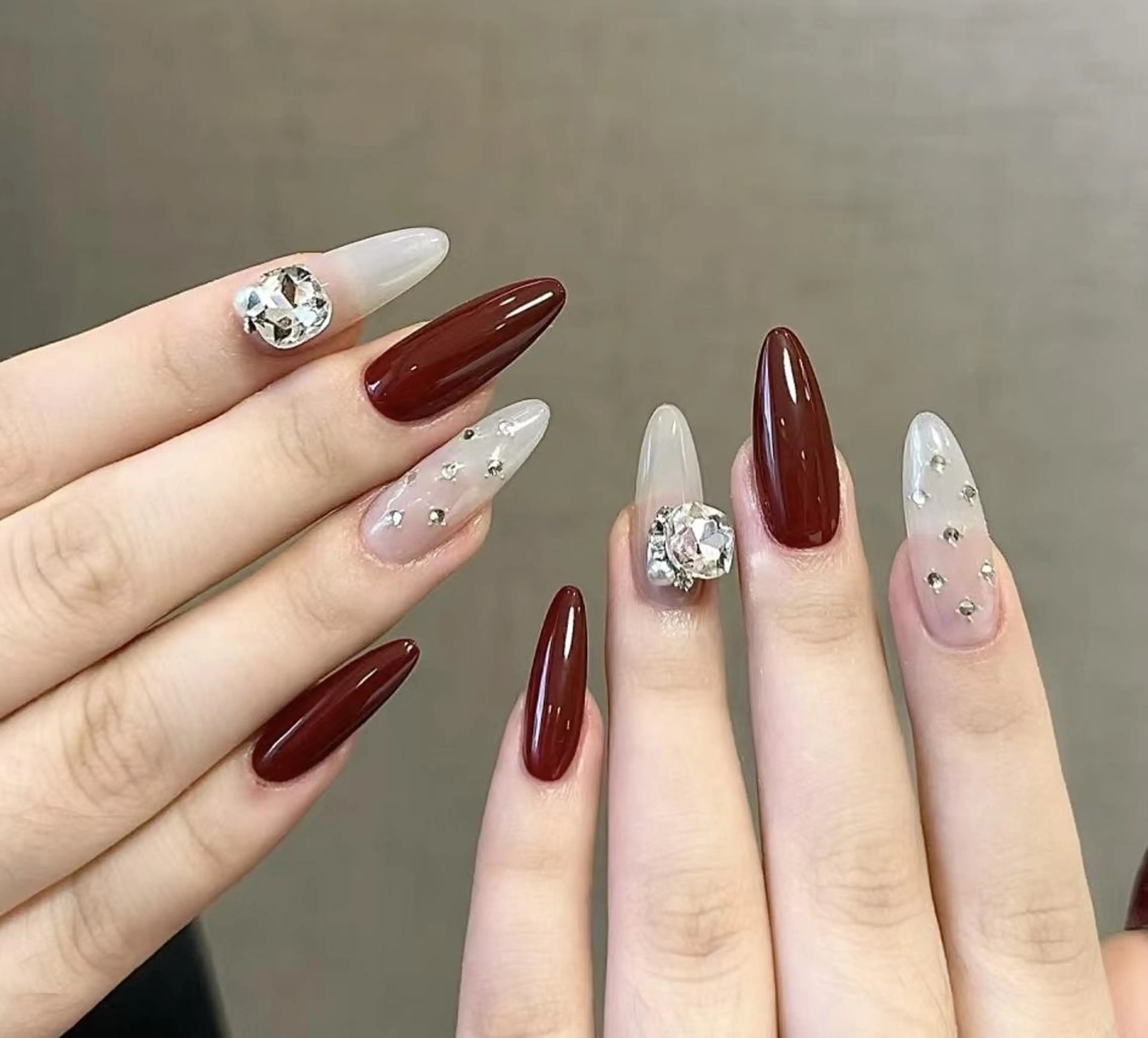 【オフ無料】（　長さだし10本　）　やり放題/パーツつけ放題の写真