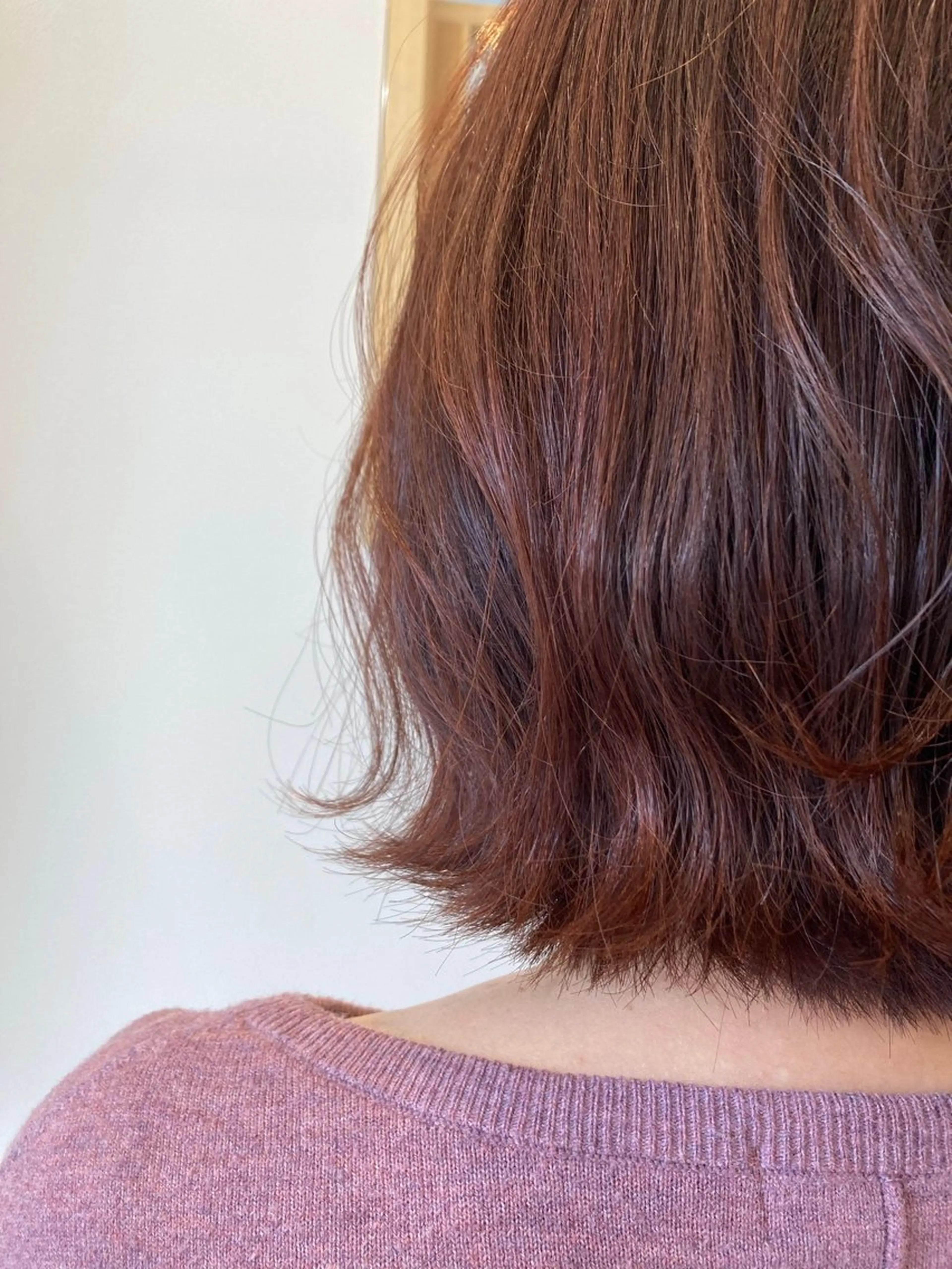 ミディアム カラー 今谷 莉夏子のヘアスタイル