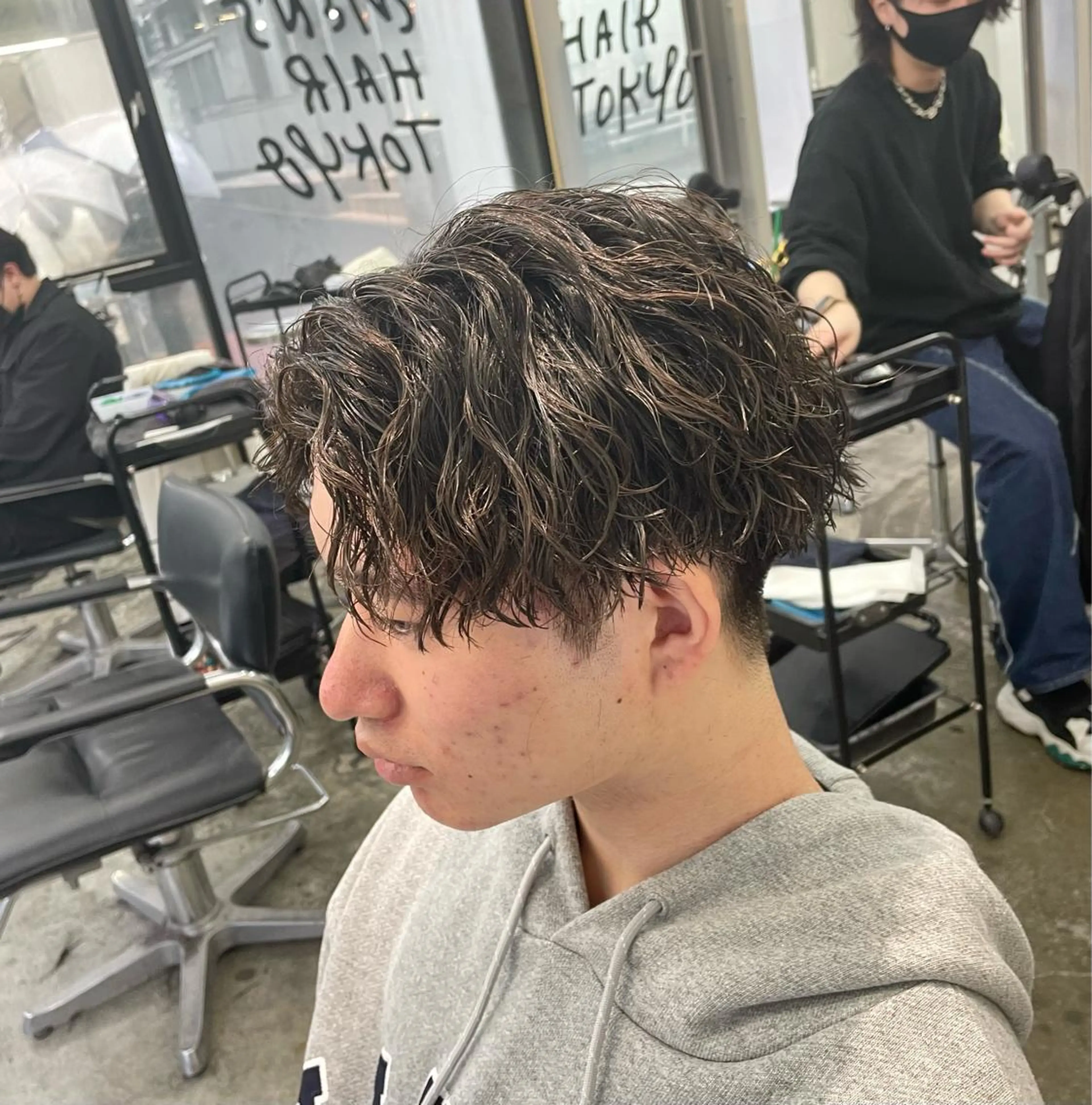 ショート パーマ メンズ センターパート カット パーマ メンズ特化美容師/ 藤戸 椋のヘアスタイル