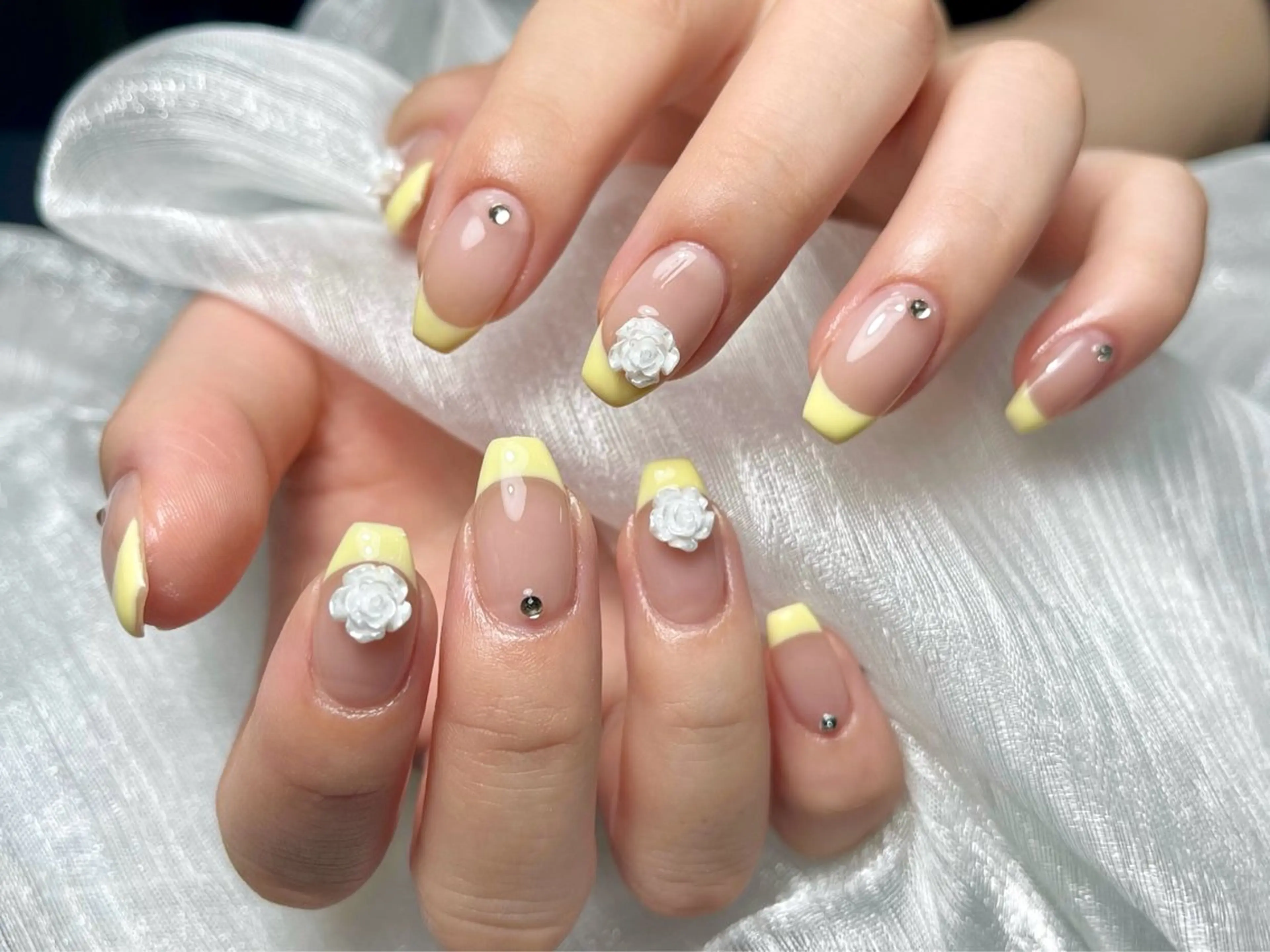 ネイル フレンチネイル ハンドネイル ハンドケア ⭐️Syu Rei⭐️のネイルデザイン