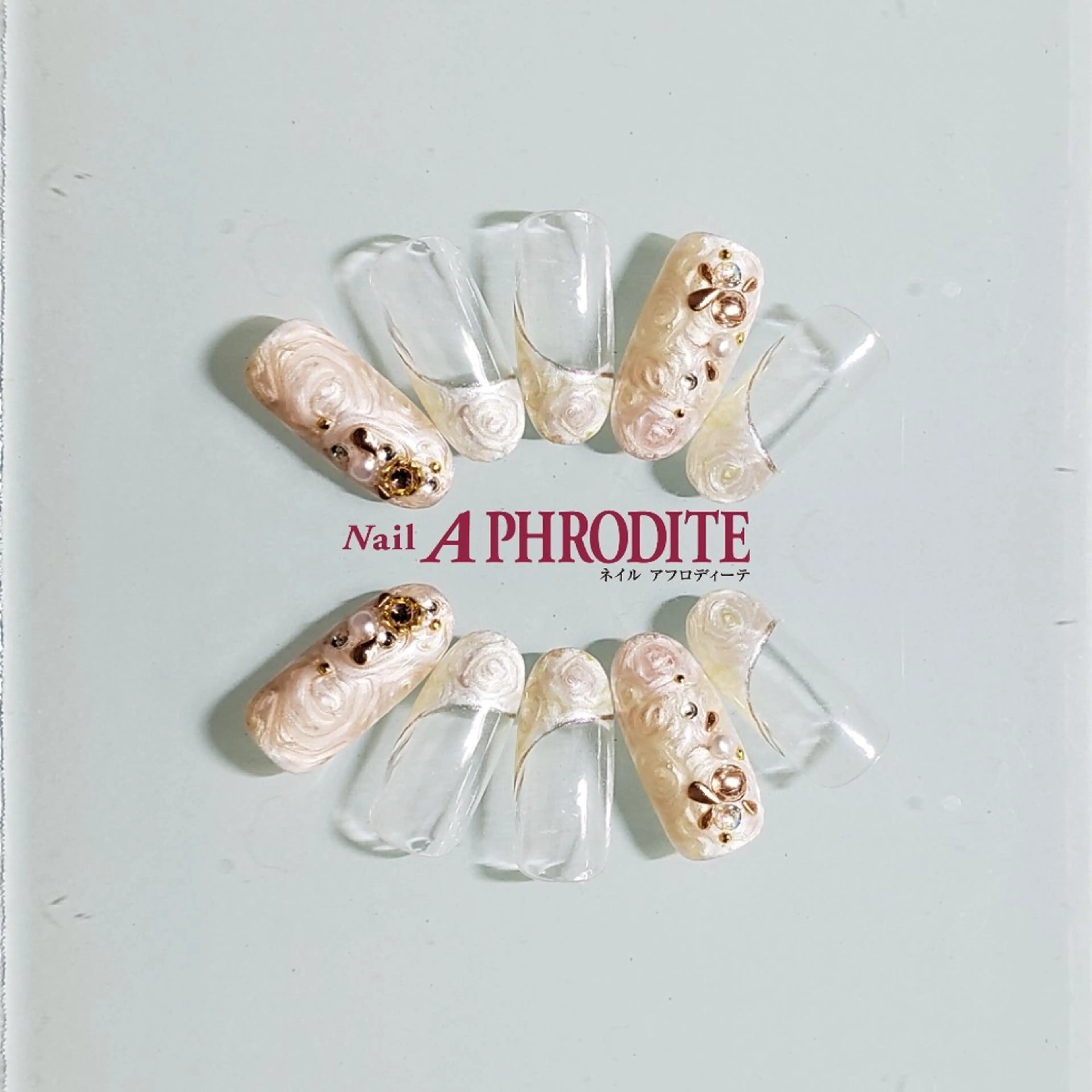 ネイル ジェルネイル ニュアンスネイル スカルプネイル ソフトジェル ネイルチップ ハンドネイル Nail Aphroditeのネイルデザイン