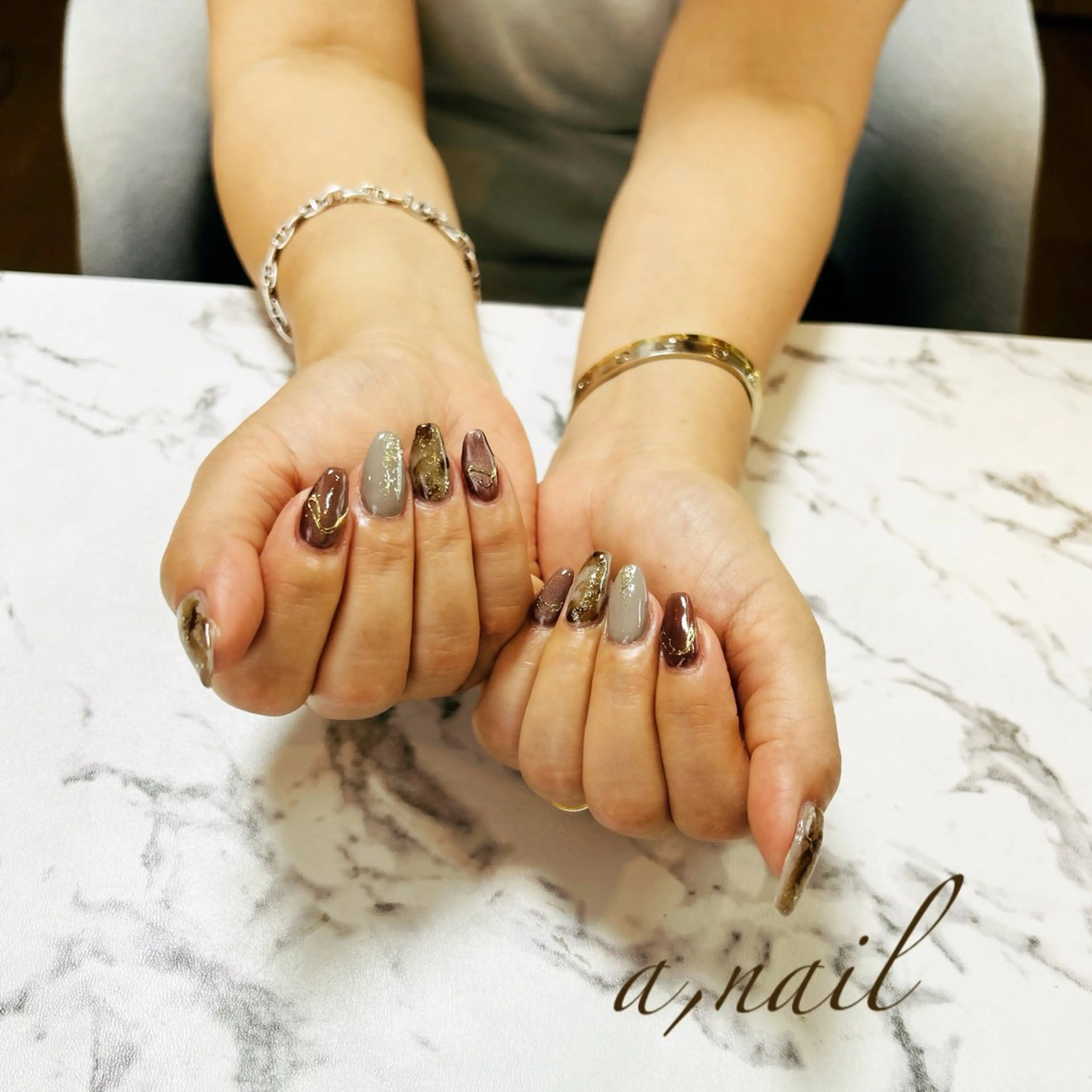 ネイル マグネットネイル 大理石ネイル(マーブル) ミラーネイル ニュアンスネイル 冬ネイル ハンドネイル ネイルサロン エーネイルのネイルデザイン