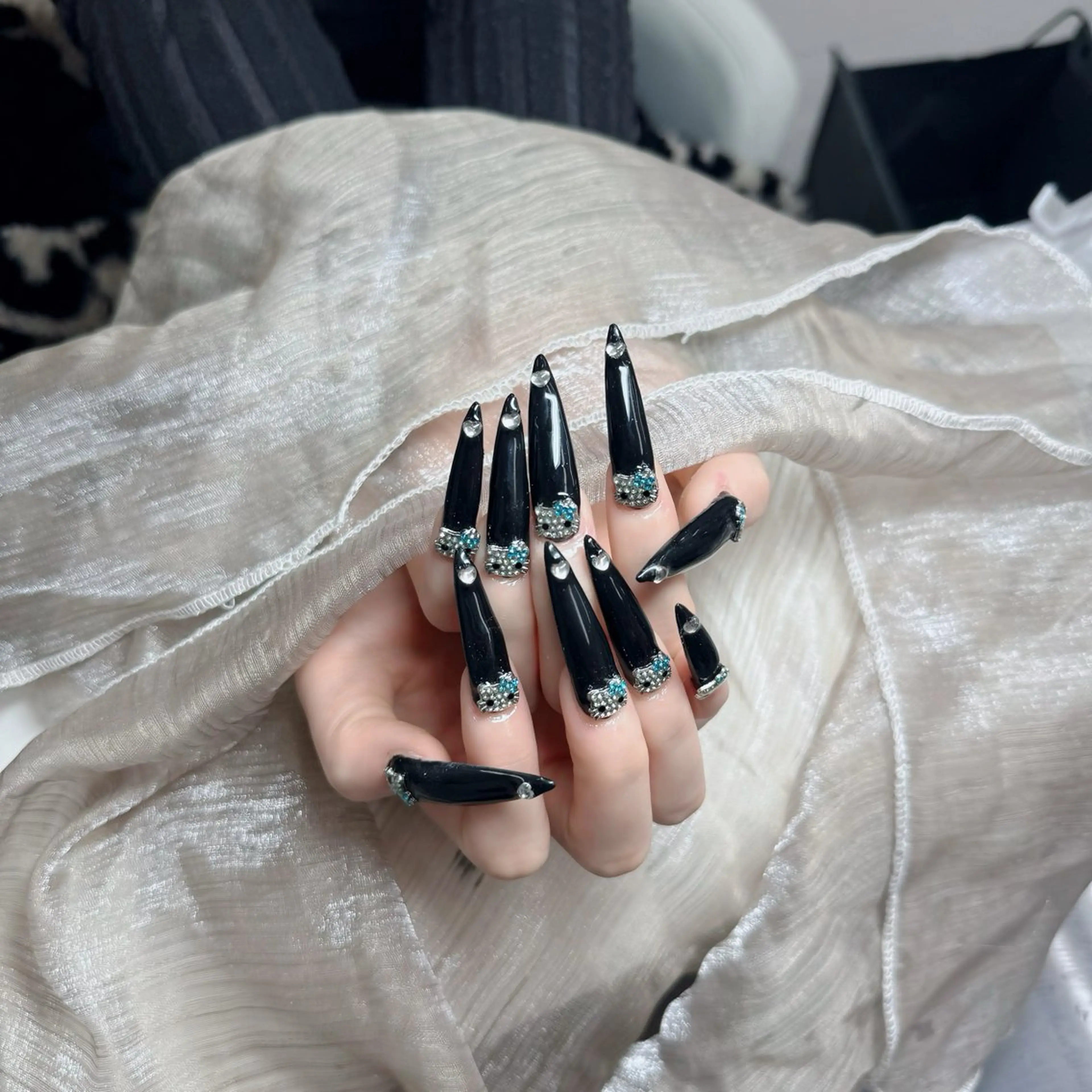 ネイル ジェルネイル 韓国ネイル マグネットネイル ネイルチップ 冬ネイル Lenie Nail Salonのネイルデザイン