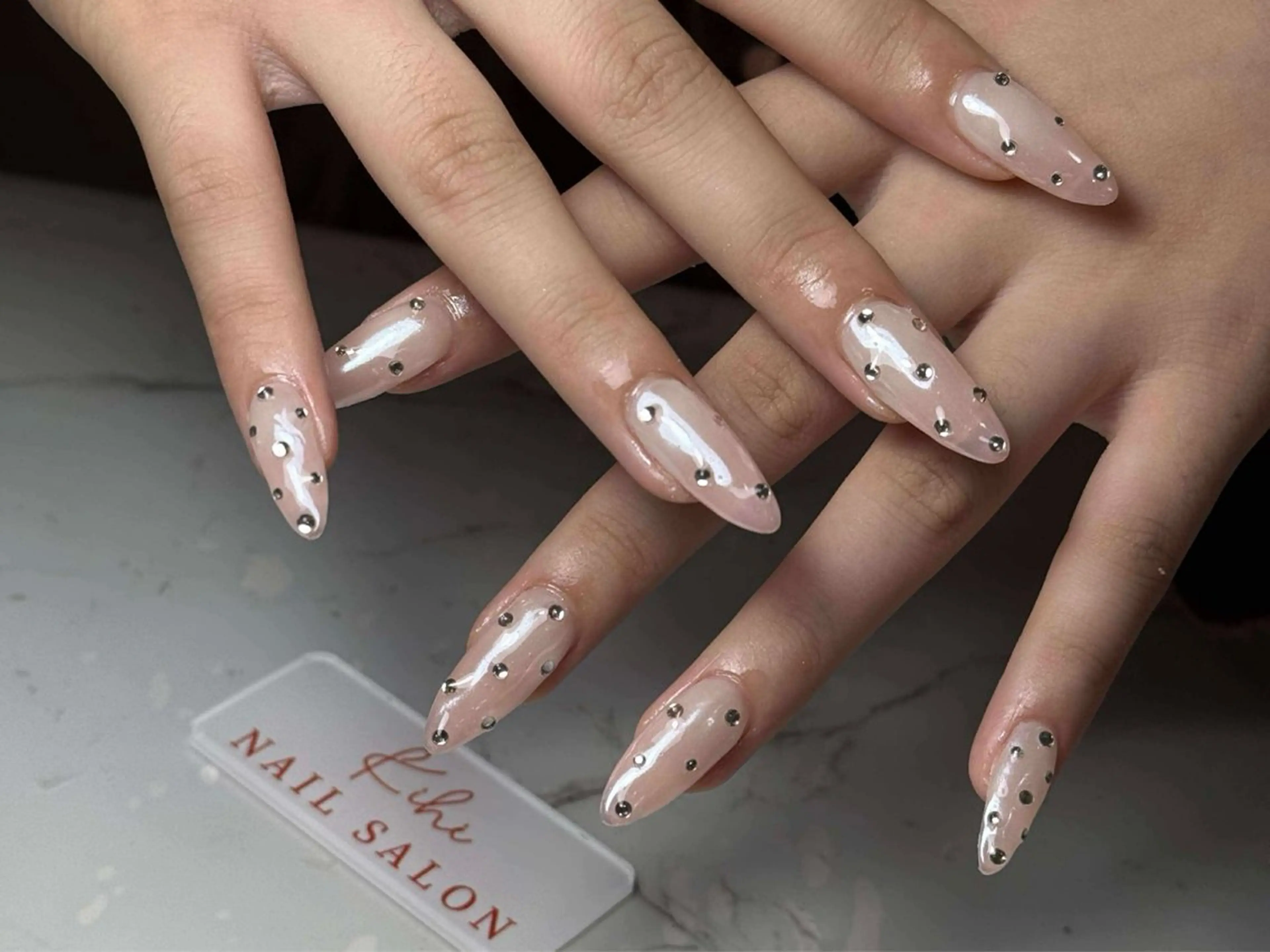 ネイル アートネイル フレンチネイル ジェルネイル グラデーション 韓国ネイル ハンドネイル ハンドケア さくら💮💮 【オフ無料】のネイルデザイン