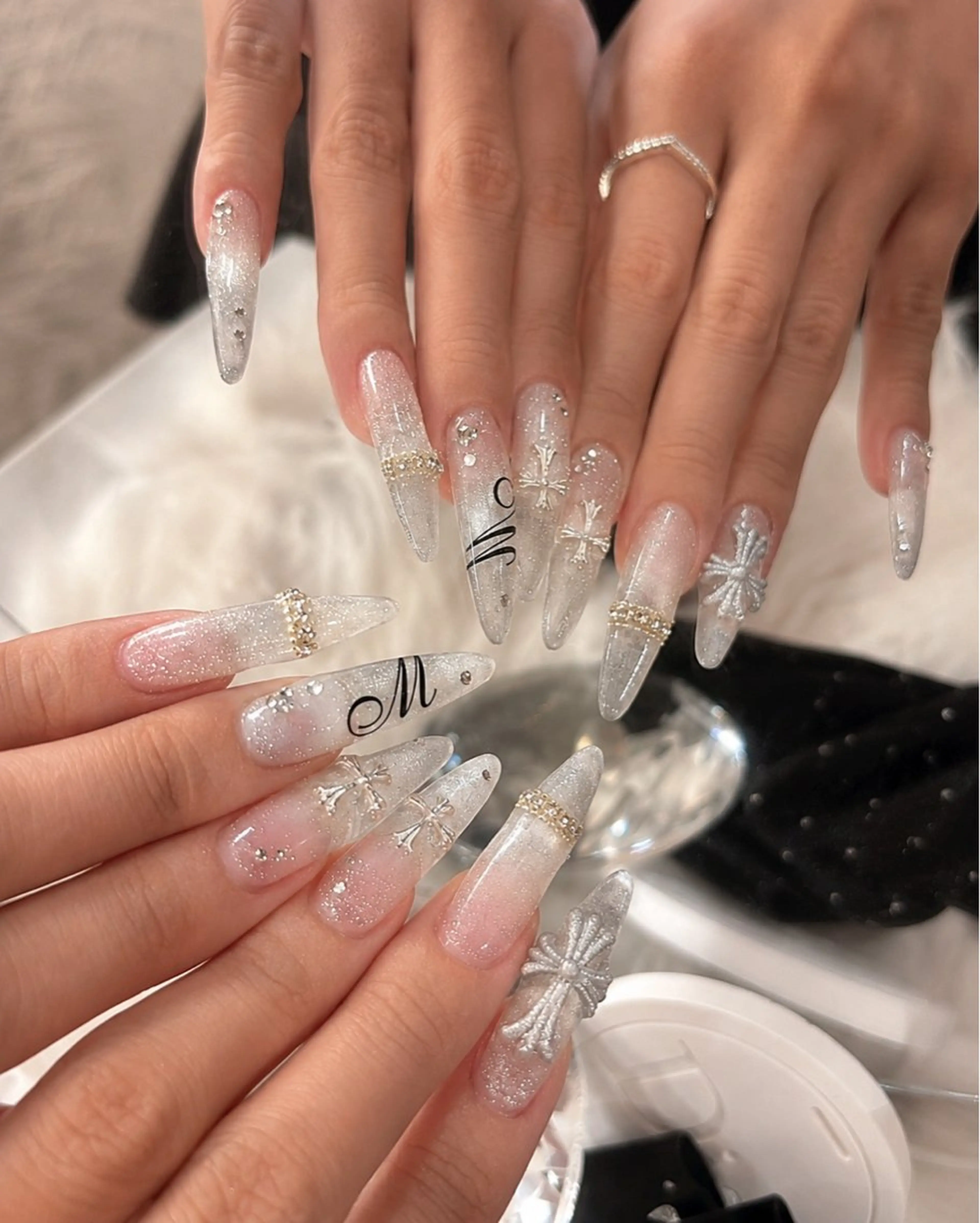 ネイル アートネイル フラッシュネイル フラワーネイル ジェルネイル キラキラネイル ハンドネイル Puti nailのネイルデザイン