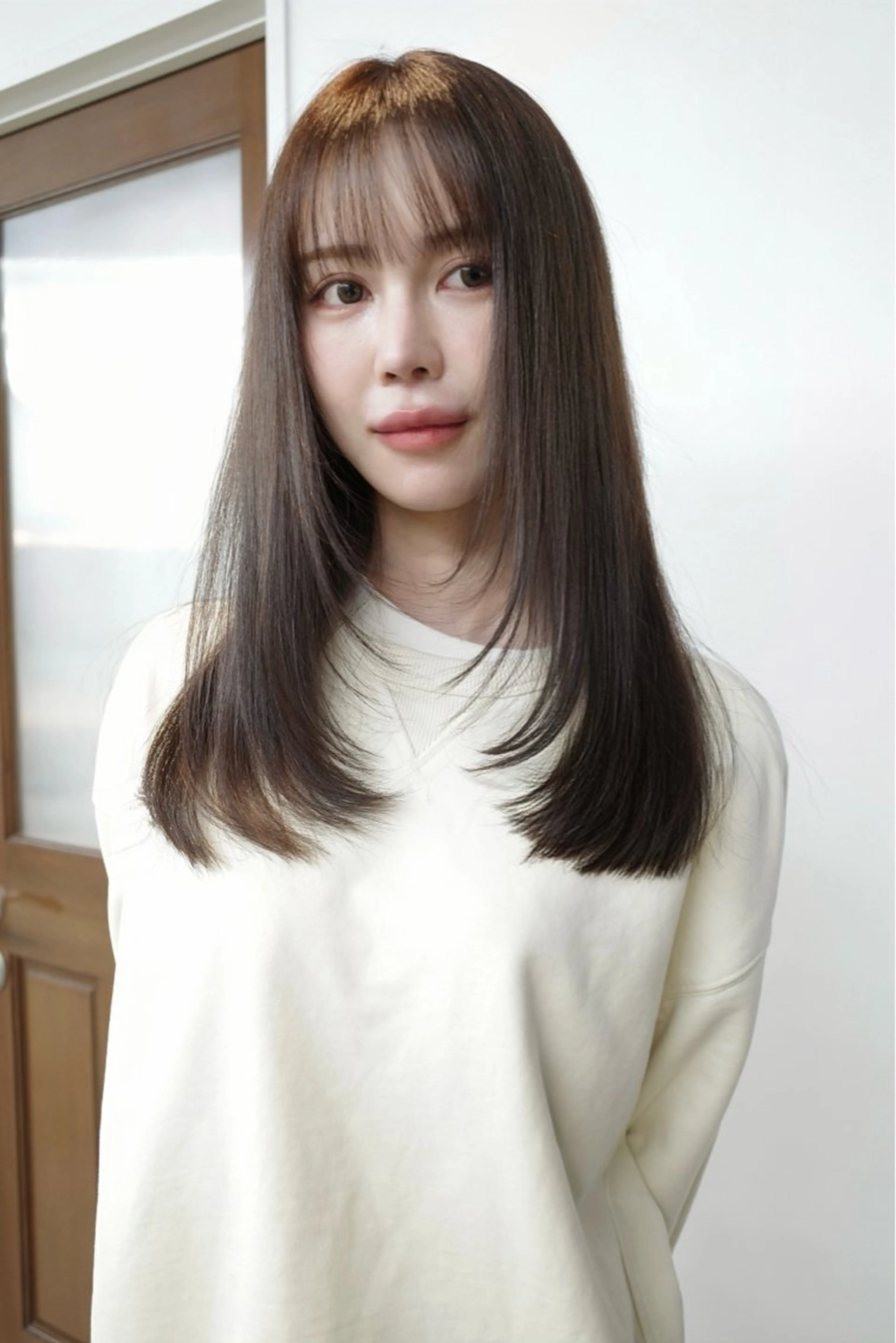 セミロング レイヤーカット カット ヘアカラー 葉 /レイヤーカットのヘアスタイル