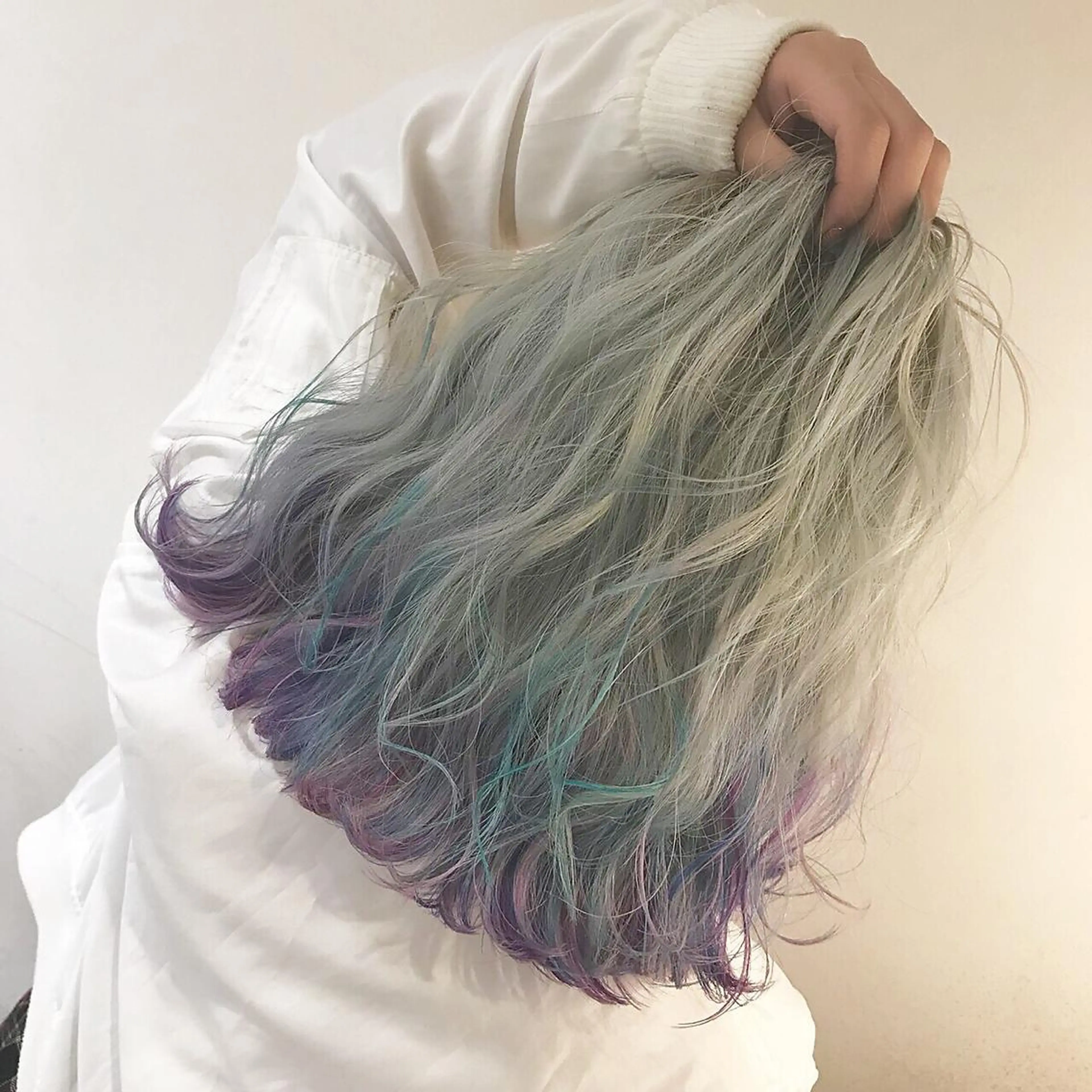 ロング カラー _White広島所属・バレイヤージュ 隅中秀弥のヘアスタイル