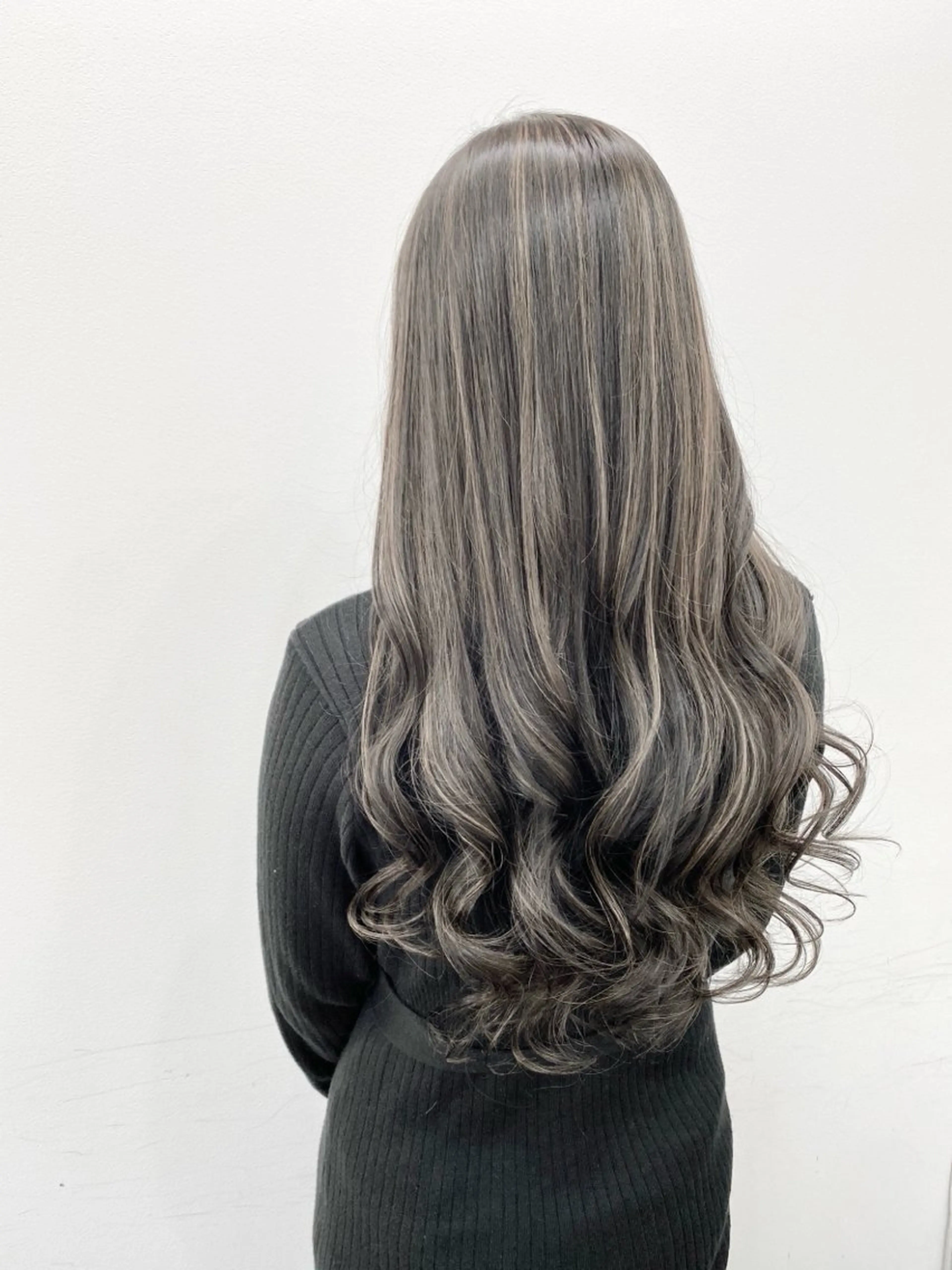 ロング カラー ハイライト 特化　須永🐶のヘアスタイル