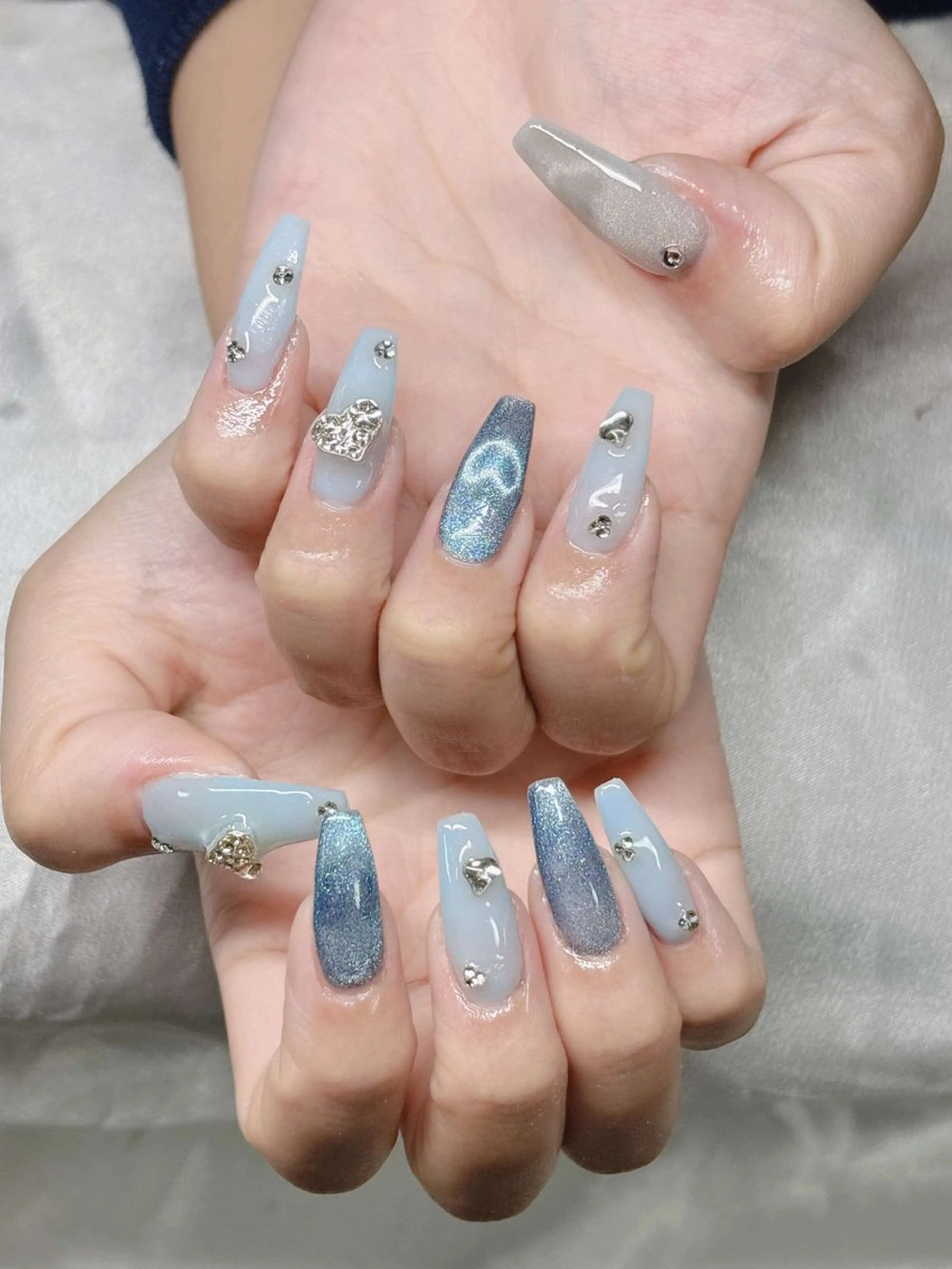 ネイル 長さ出し グラデーション 卒業式 キラキラネイル マグネットネイル ハンドネイル Lee Nailsのネイルデザイン