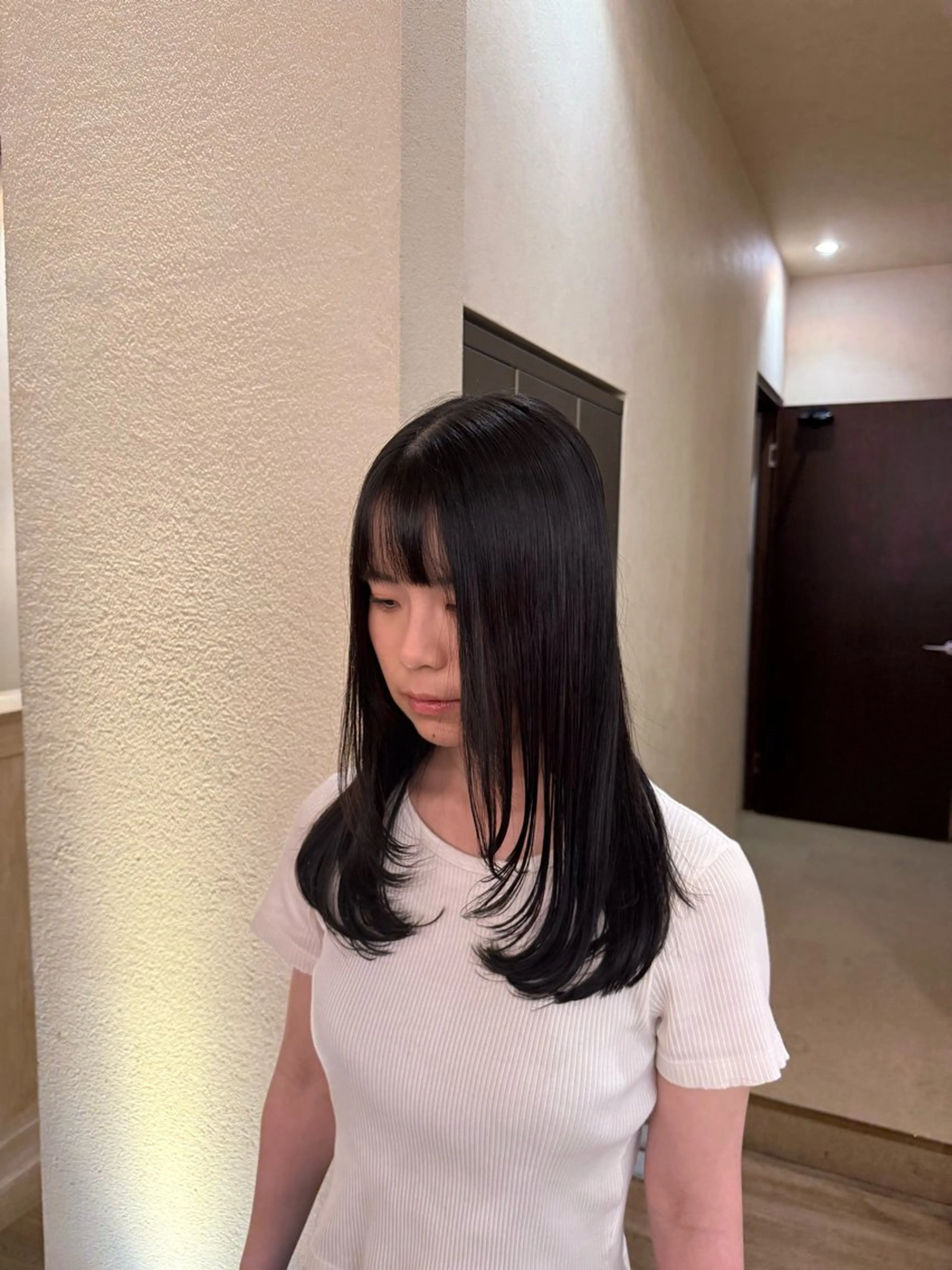 ミディアム MAHAE 廣瀬のヘアスタイル